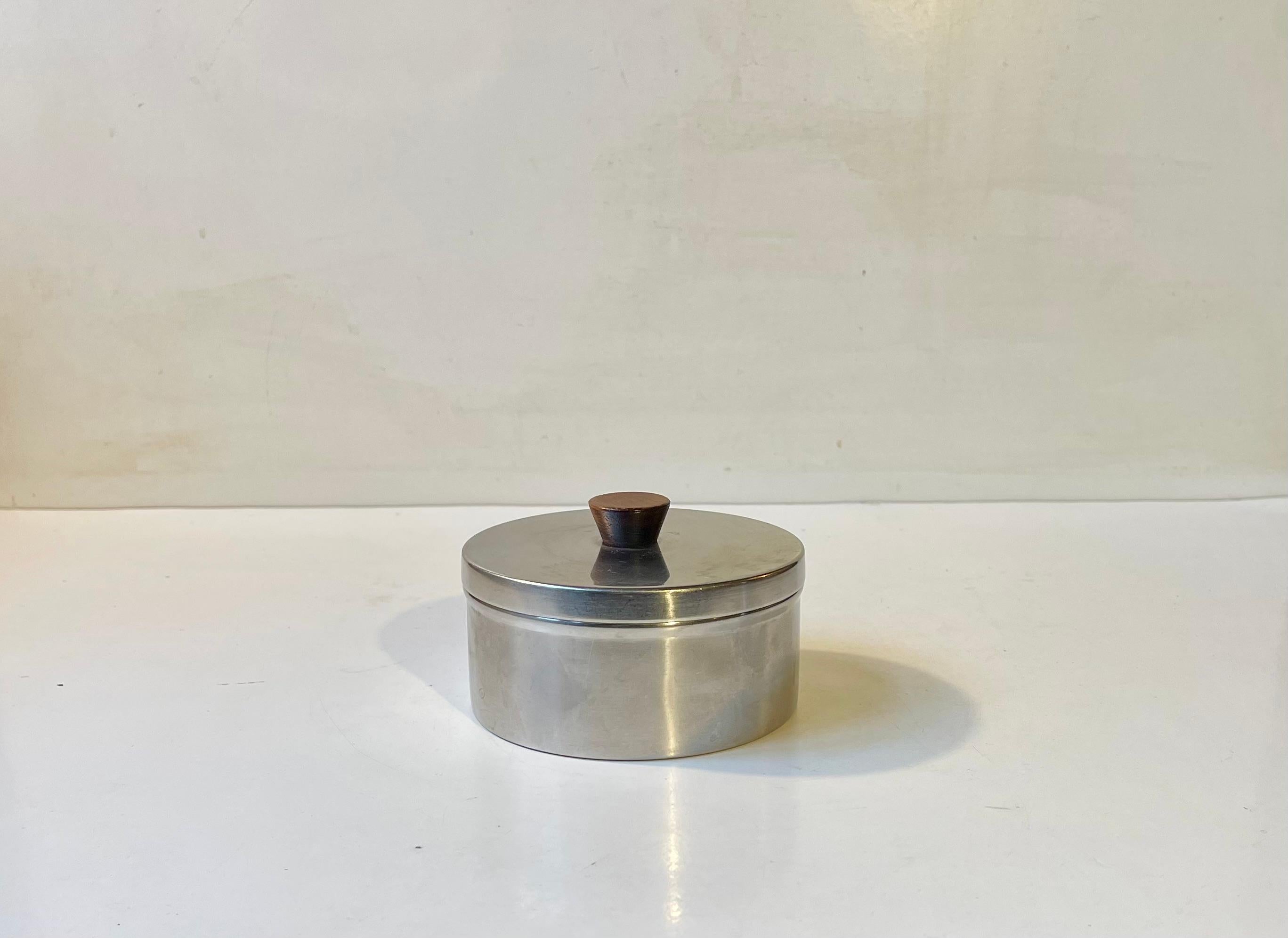 Scandinave moderne Pot à thé Tias Eckhoff en acier inoxydable et teck, Lundtofte, années 1960 en vente