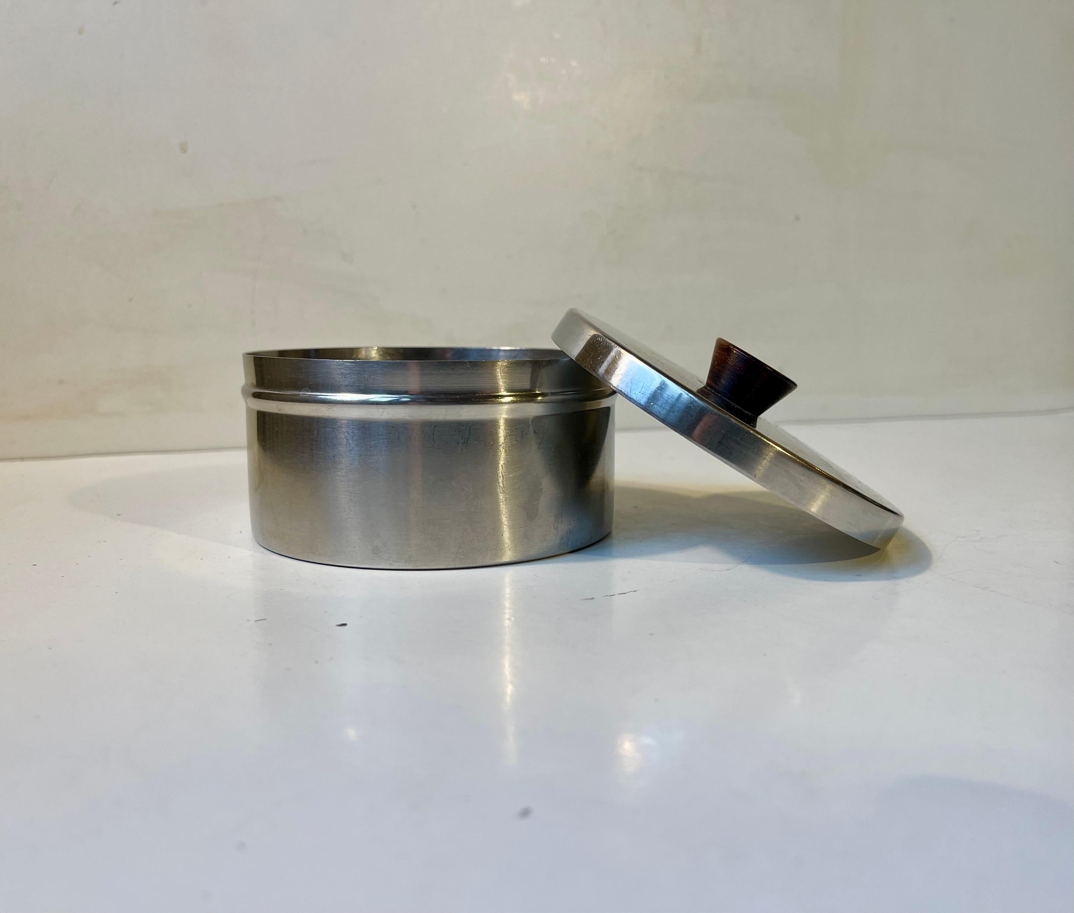 Danois Pot à thé Tias Eckhoff en acier inoxydable et teck, Lundtofte, années 1960 en vente