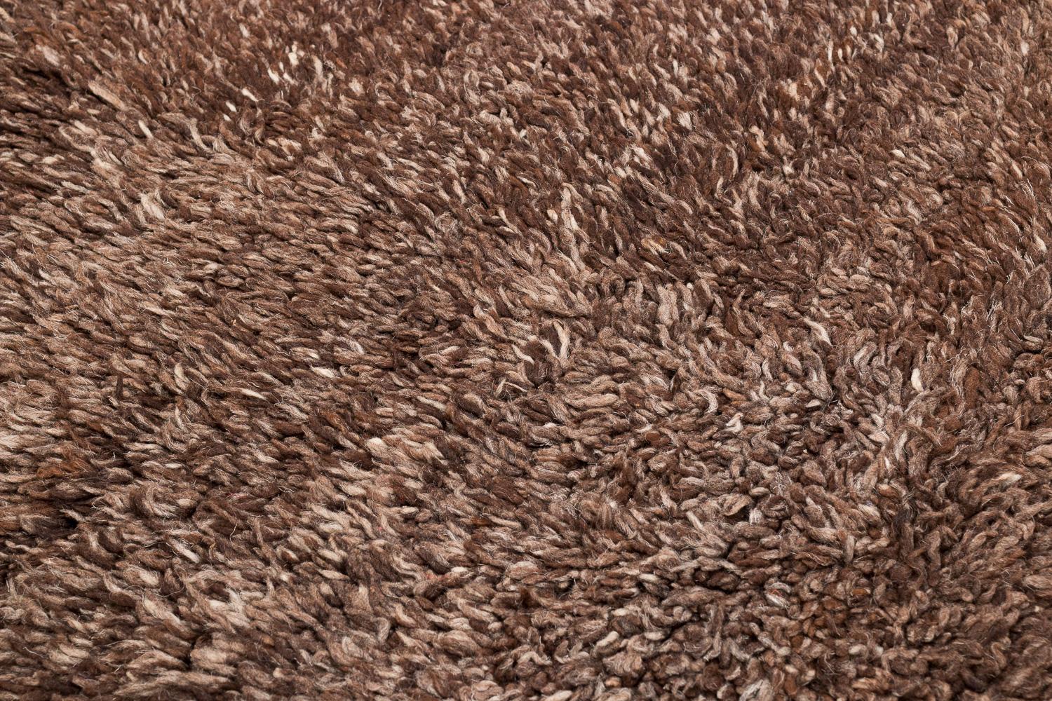 Tapis tibétain vintage en laine Shag Brown et panneau d'extrémité rouge 5'1'' (L) x 5' (L) en vente 4