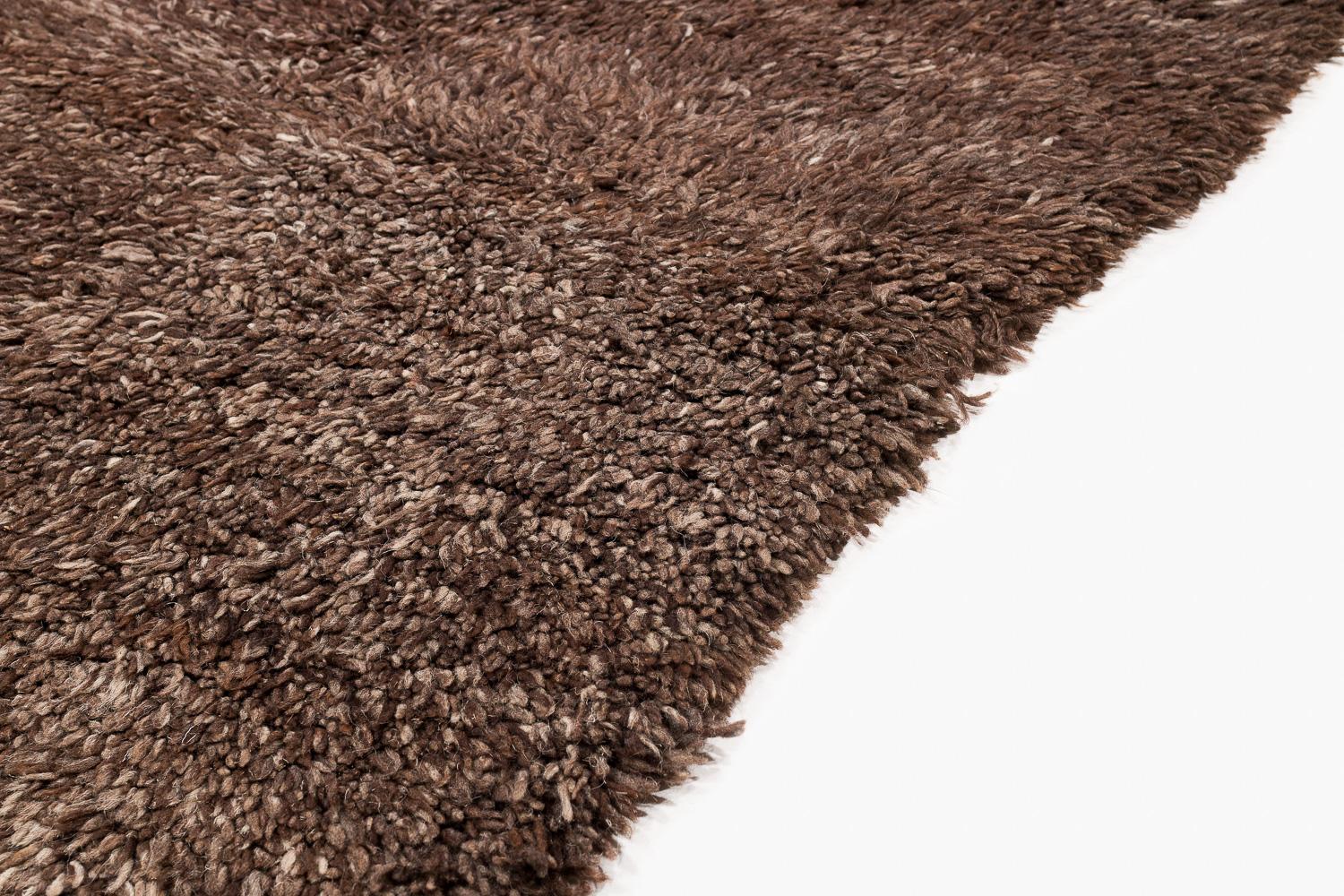 Laine Tapis tibétain vintage en laine Shag Brown et panneau d'extrémité rouge 5'1'' (L) x 5' (L) en vente