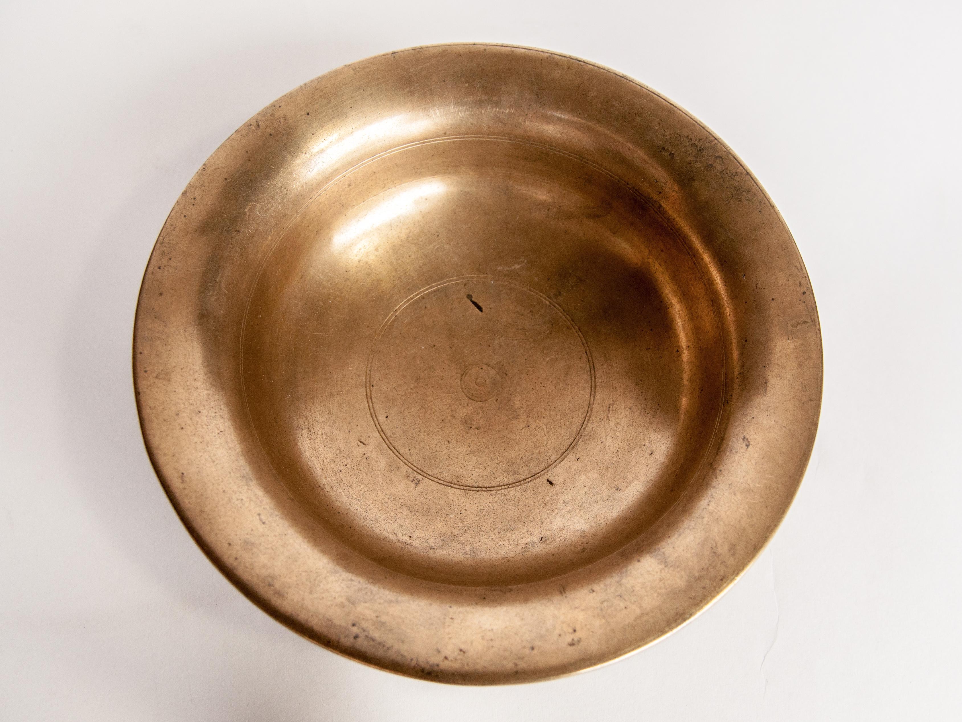 Vintage Tibetan / Nepali Tsampa Bowl, Bronze, Nepal, Early to Mid-20th Century 4