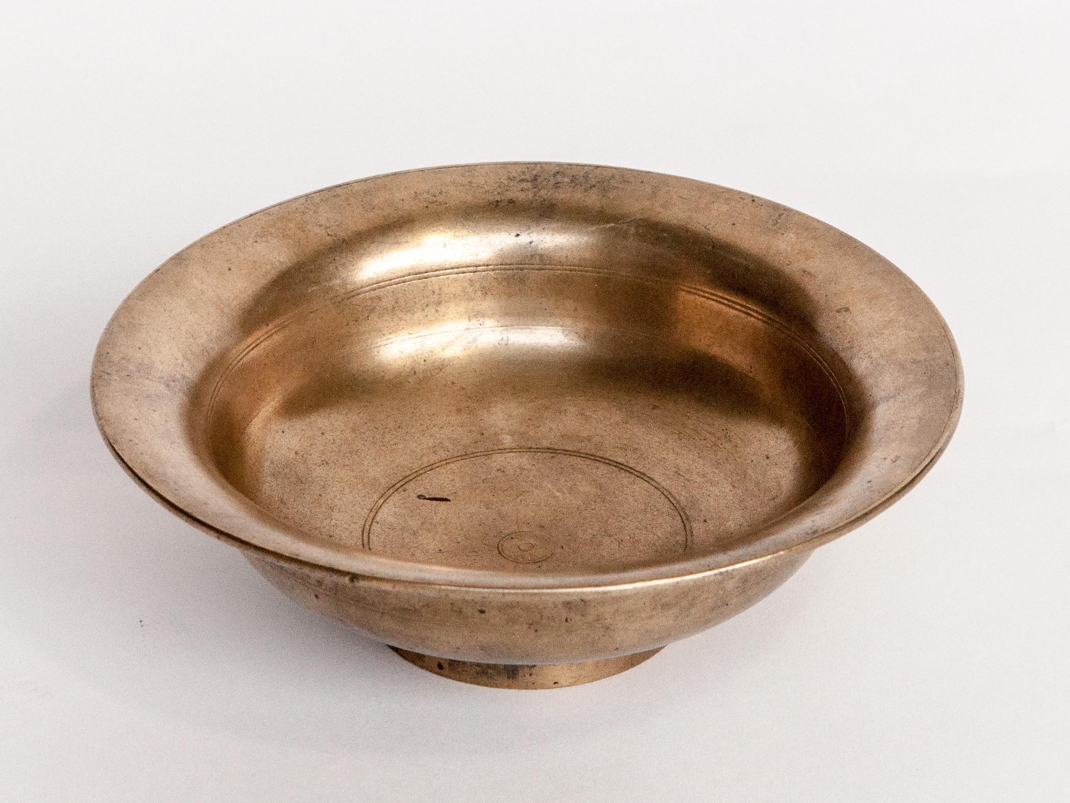 Hand-Crafted Vintage Tibetan / Nepali Tsampa Bowl, Bronze, Nepal, Early to Mid-20th Century