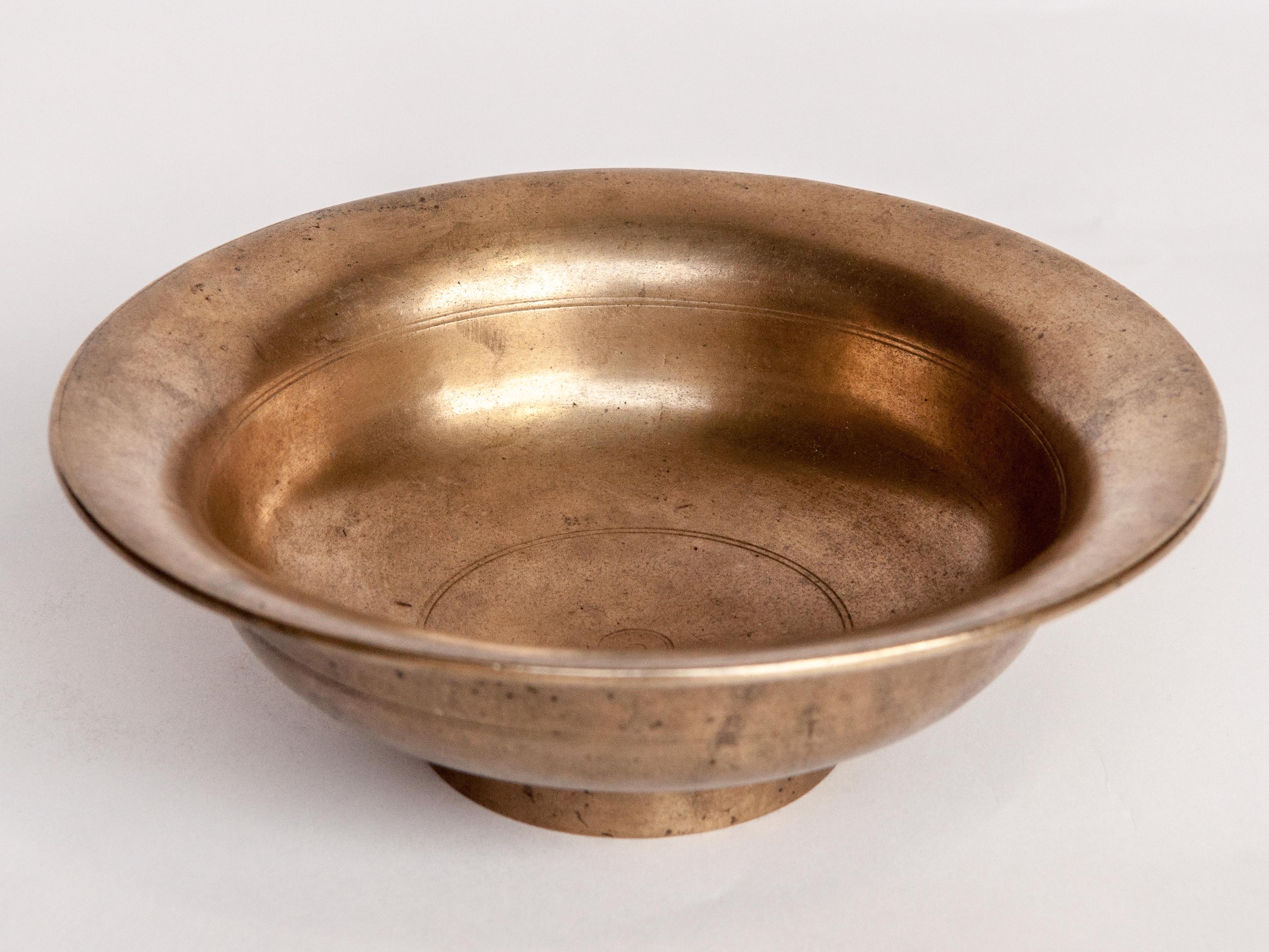 Vintage Tibetan / Nepali Tsampa Bowl, Bronze, Nepal, Early to Mid-20th Century 1