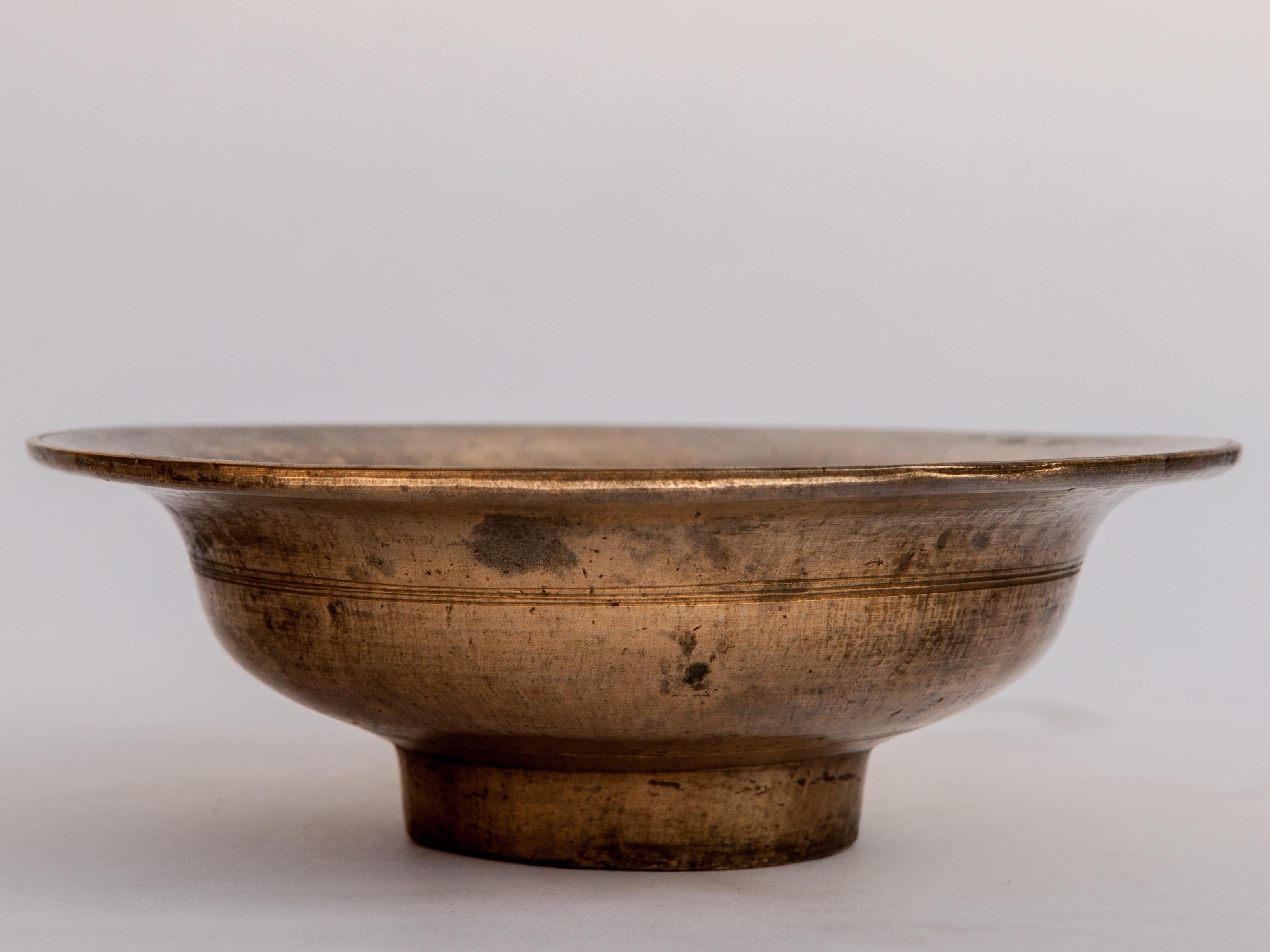 Hand-Crafted Vintage Tibetan / Nepali Tsampa Bowl, Bronze, Nepal, Mid-20th Century
