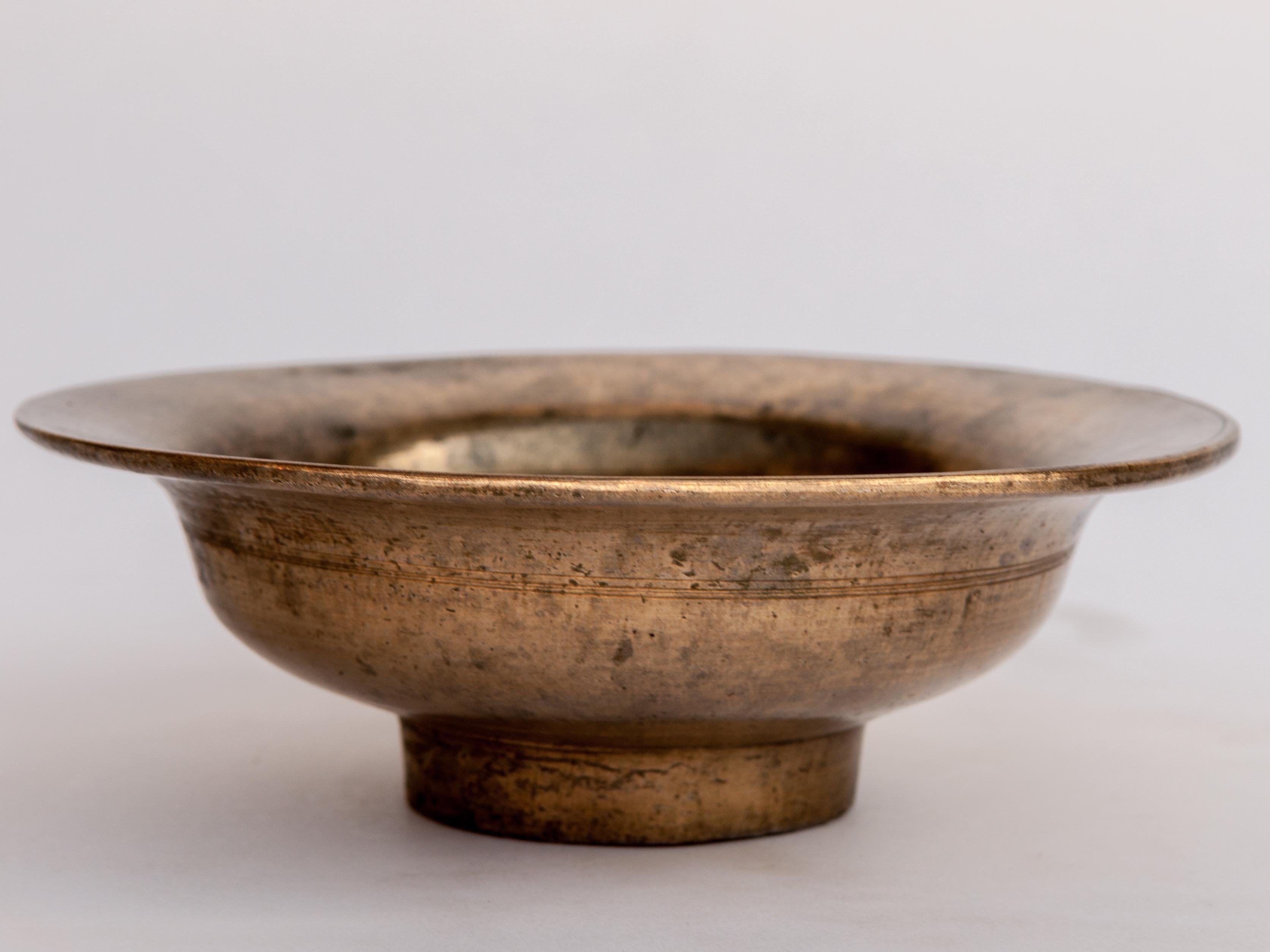 Vintage Tibetan / Nepali Tsampa Bowl, Bronze, Nepal, Mid-20th Century In Good Condition In Point Richmond, CA