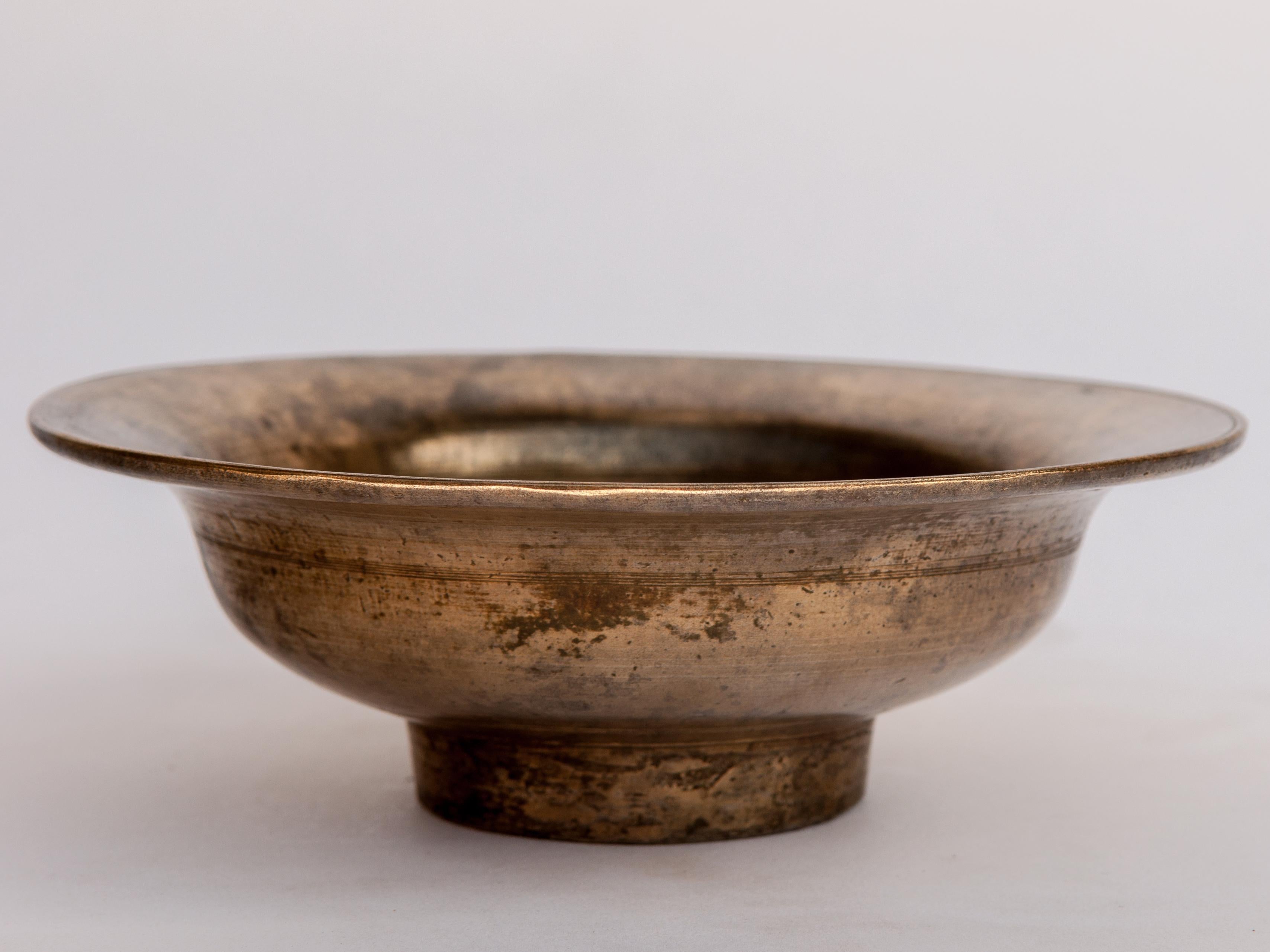 Vintage Tibetan / Nepali Tsampa Bowl, Bronze, Nepal, Mid-20th Century 1