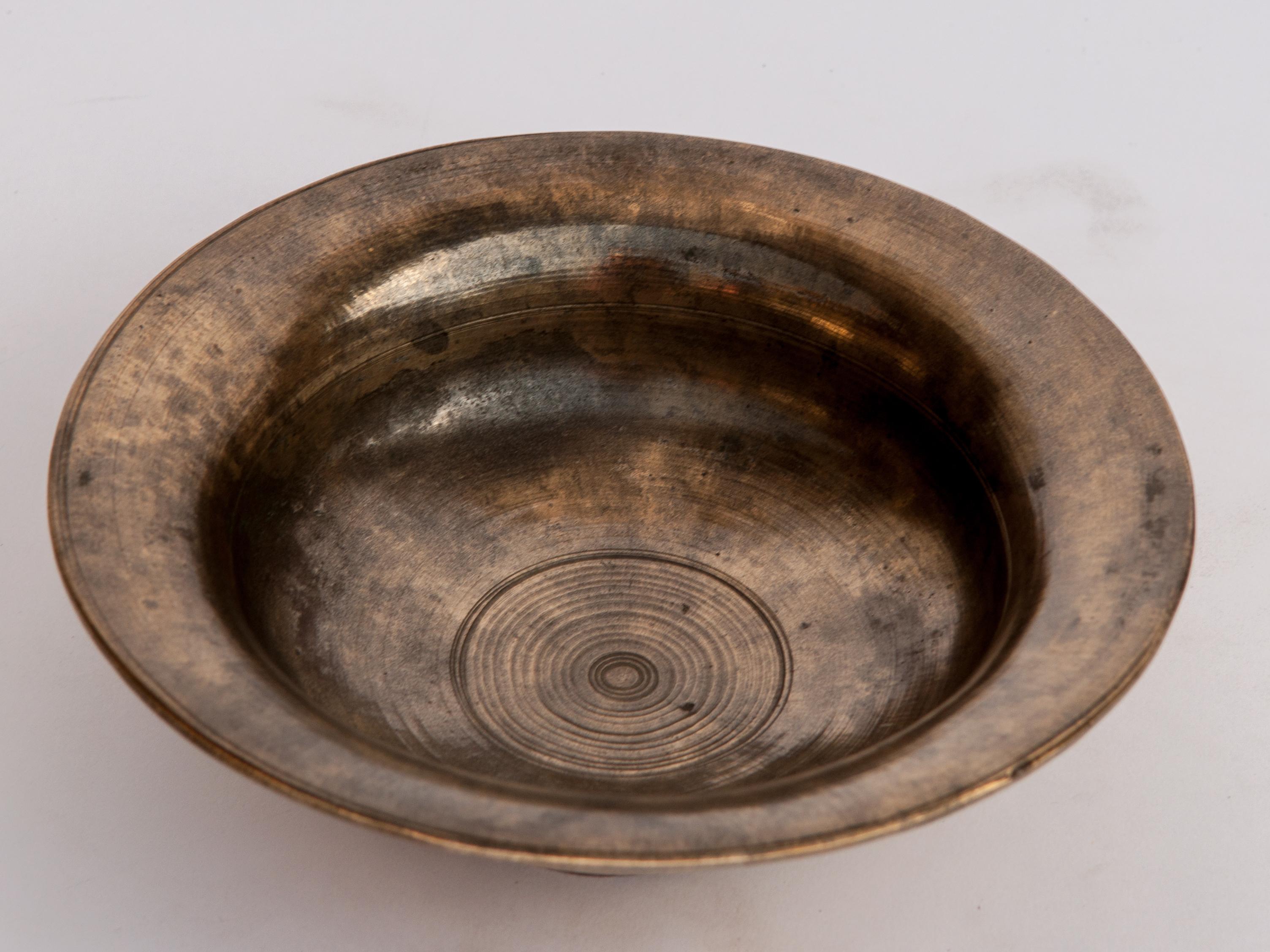 Vintage Tibetan / Nepali Tsampa Bowl, Bronze, Nepal, Mid-20th Century 4