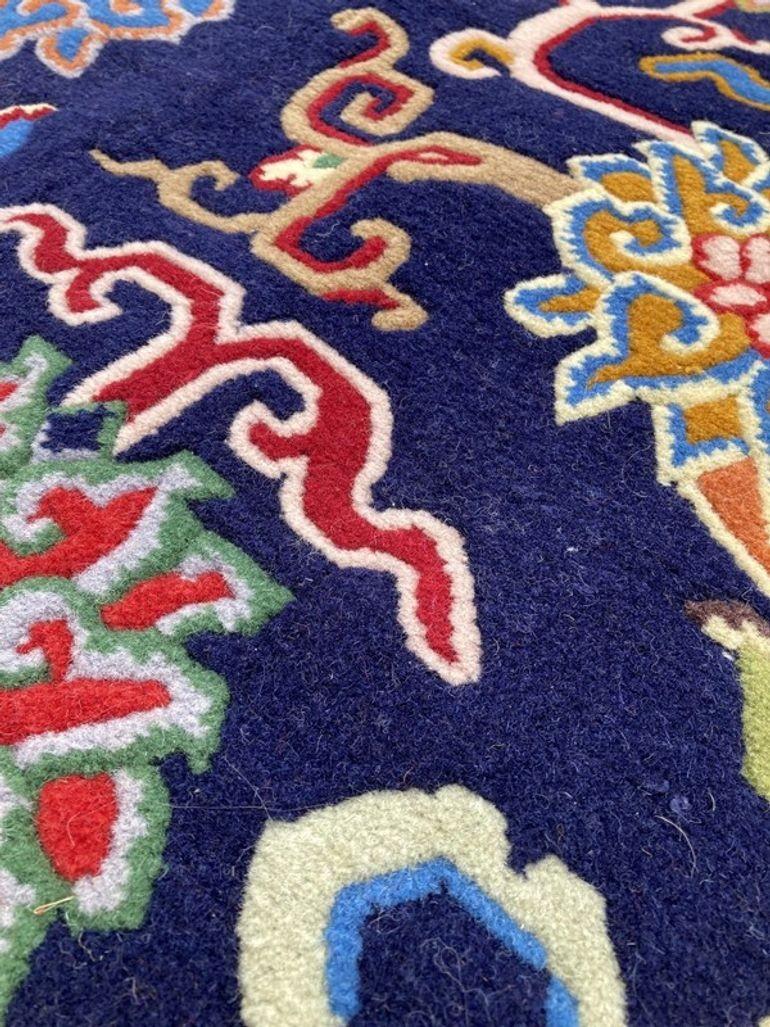 Alter tibetischer Teppich 1,75m x 0,91m im Angebot 4