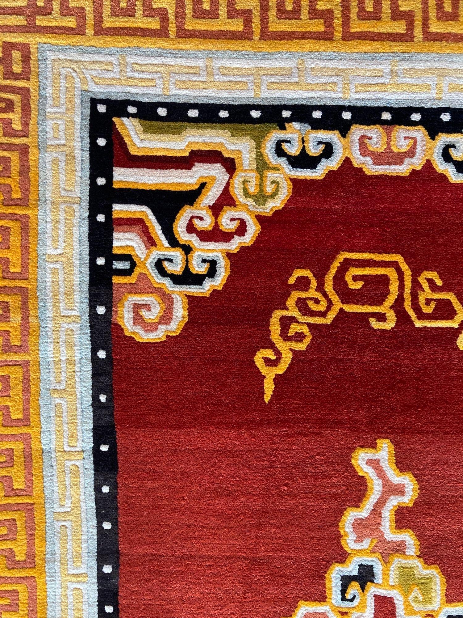 Tibetischer Vintage-Teppich 2,11 m X 1,24 m im Angebot 7