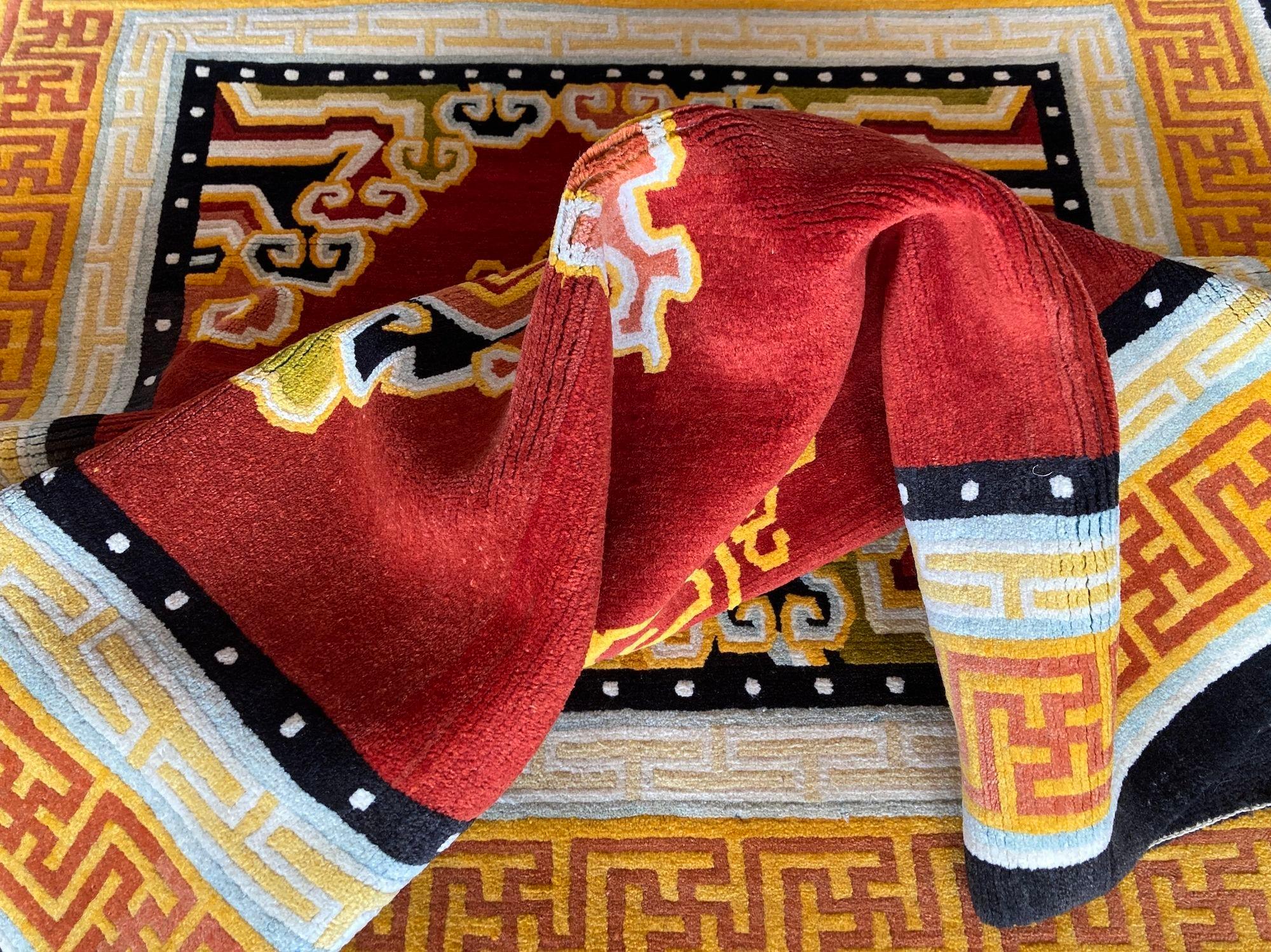 Tibetischer Vintage-Teppich 2,11 m X 1,24 m im Angebot 10