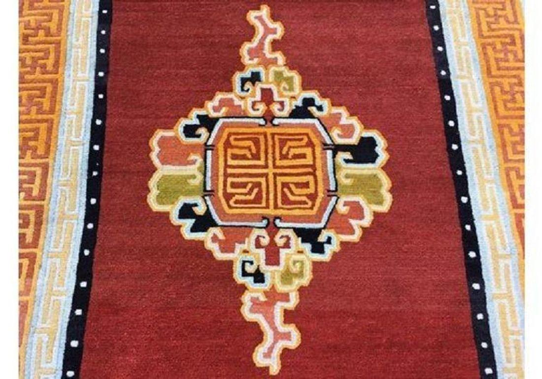Tibetischer Vintage-Teppich 2,11 m X 1,24 m im Angebot 2