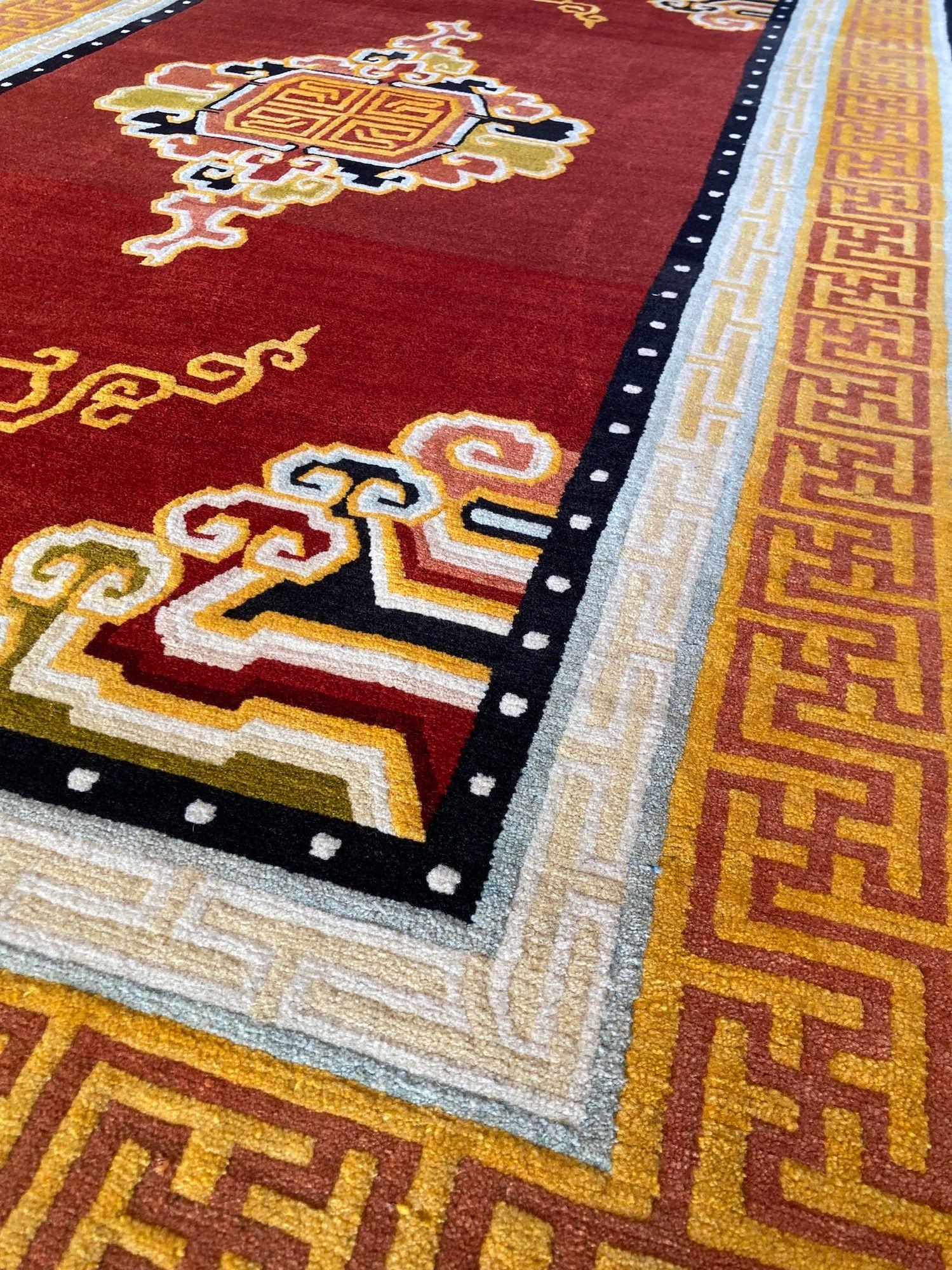 Tibetischer Vintage-Teppich 2,11 m X 1,24 m im Angebot 4