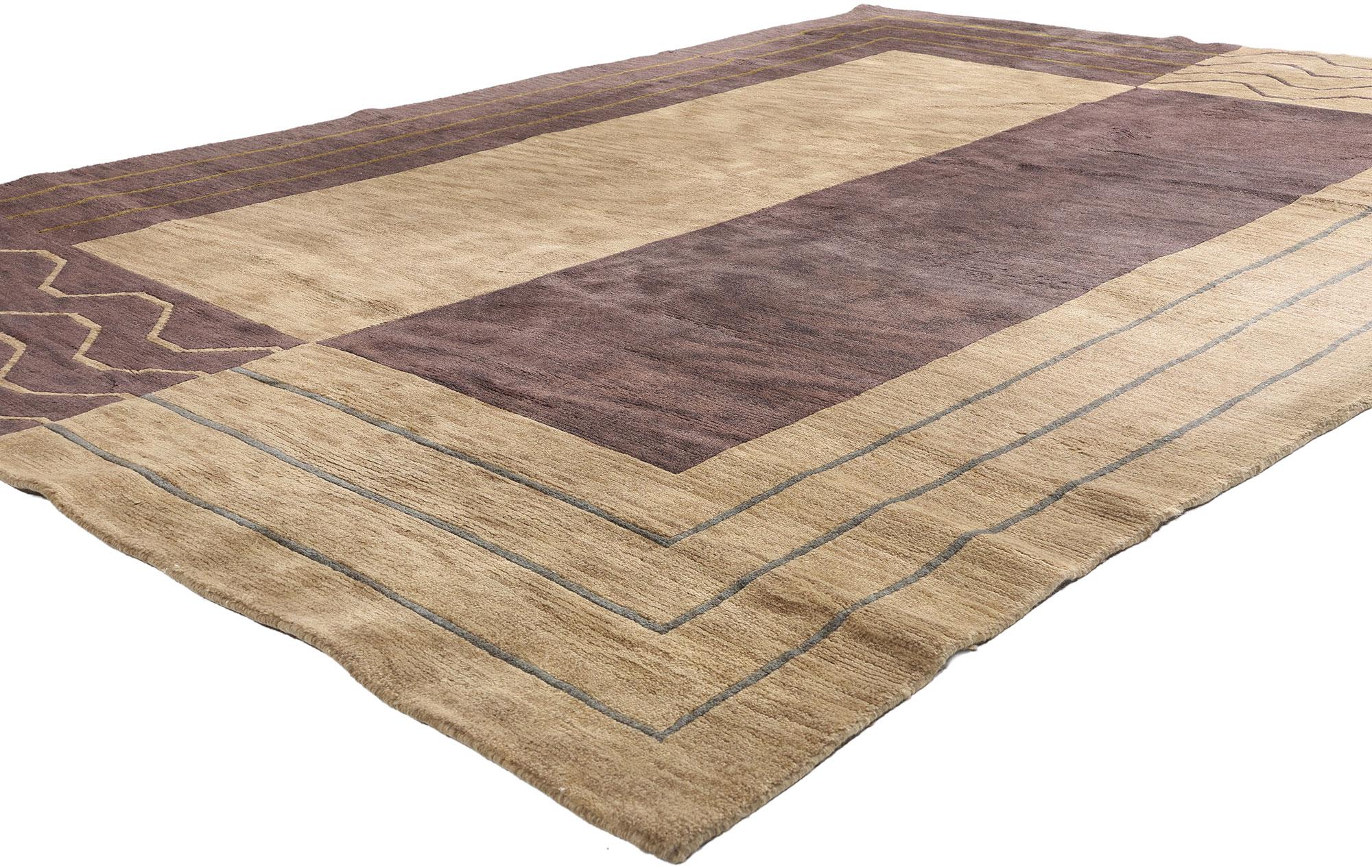 78353 Tapis tibétain Vintage 08'00 x 11'00. D'une élégance sereine, ce tapis tibétain vintage en laine noué à la main évoque l'harmonie tranquille de la terre et de la forme. Enraciné dans une tradition qui honore à la fois l'artisanat et la