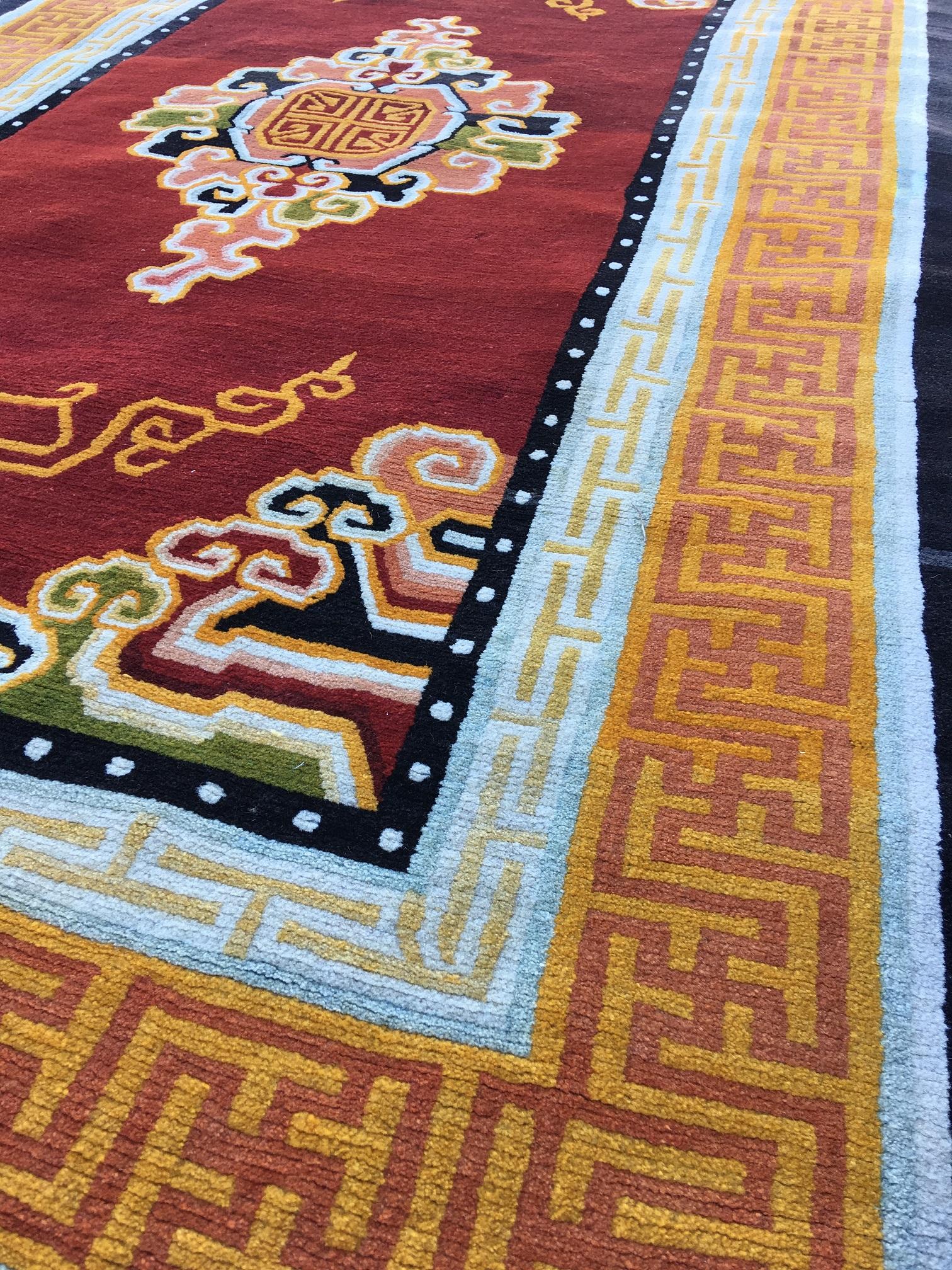 Vintage Tibetan Rug In Good Condition For Sale In Tetsworth, GB