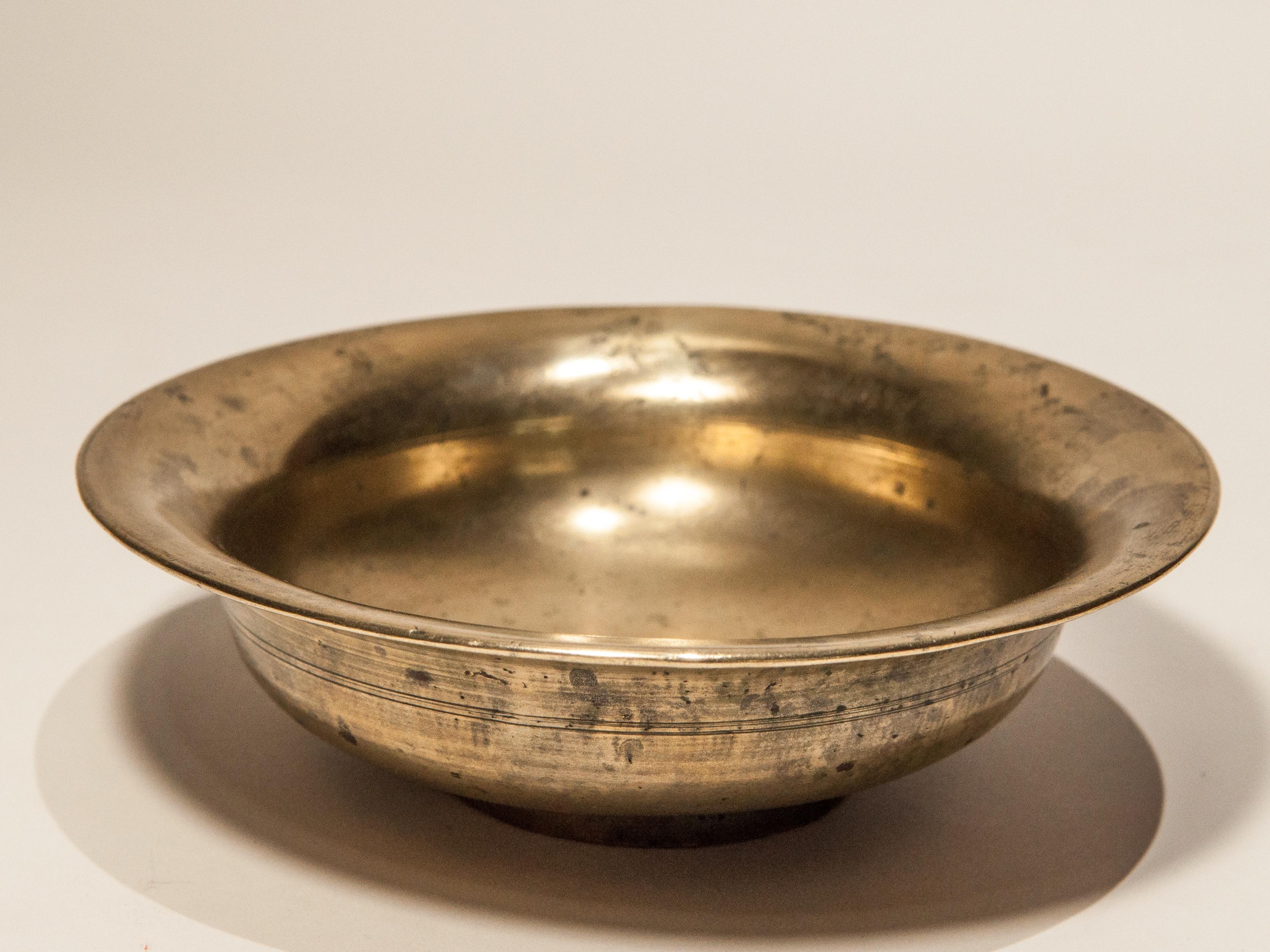 Vintage Tibetan Tsampa Bowl, Bronze, Tibet, Early to Mid-20th Century 1