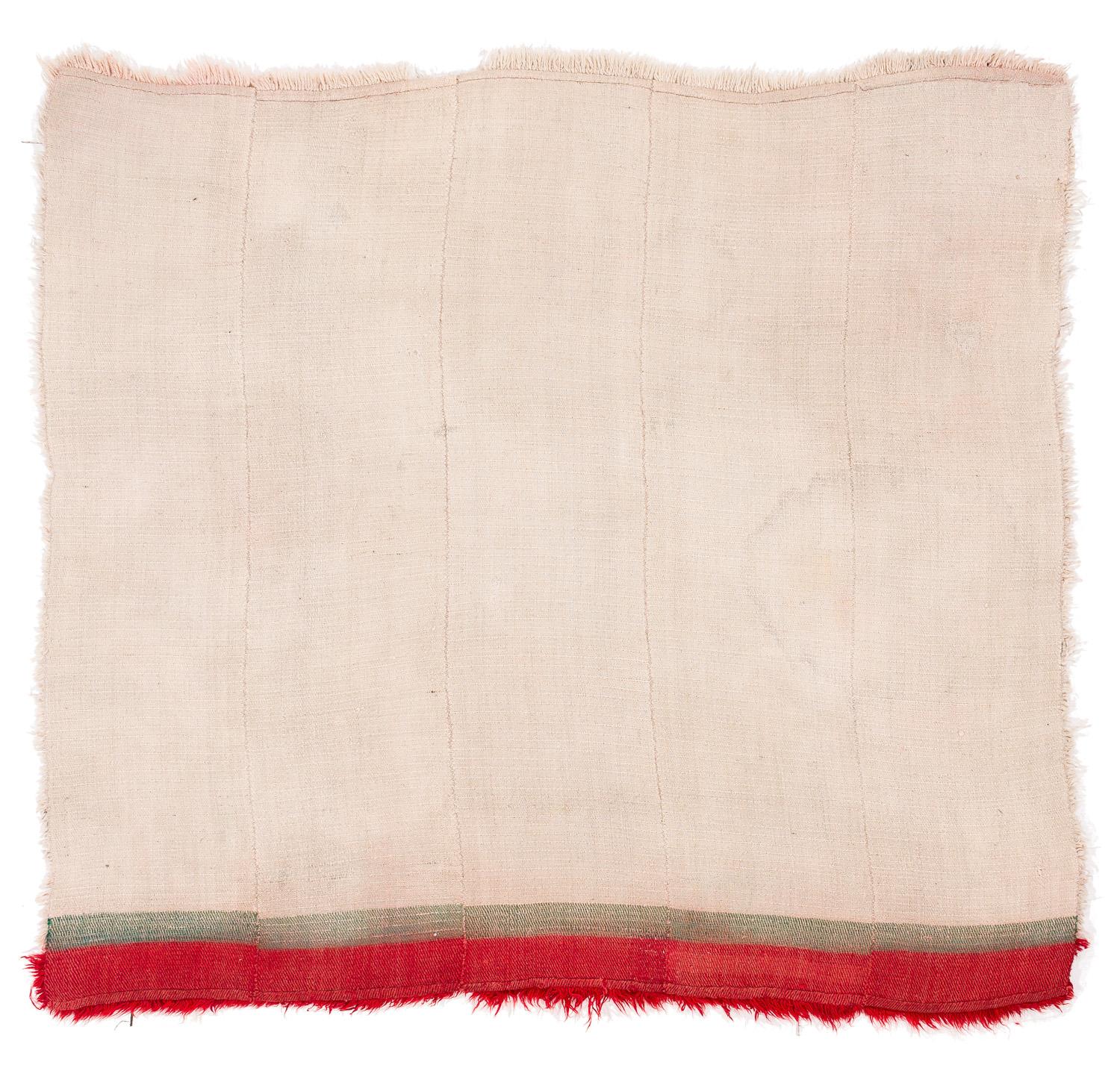 Coperta o tappeto tibetano vintage in lana bianca con pannello finale rosso 5'6