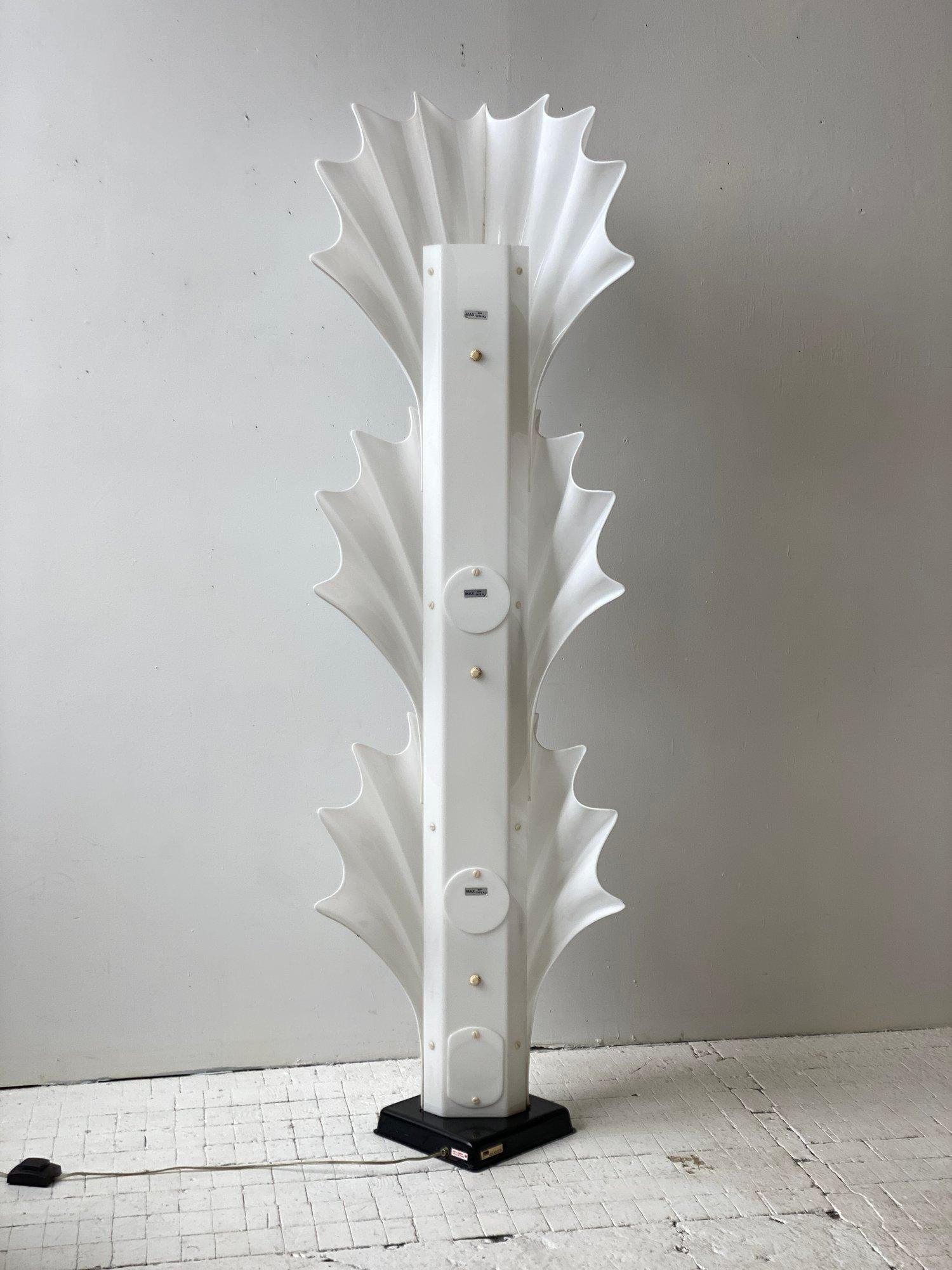 Vintage Tiered Molded Plexi Shell Floor Lamp by Roger Rougier, Circa 1970s 7