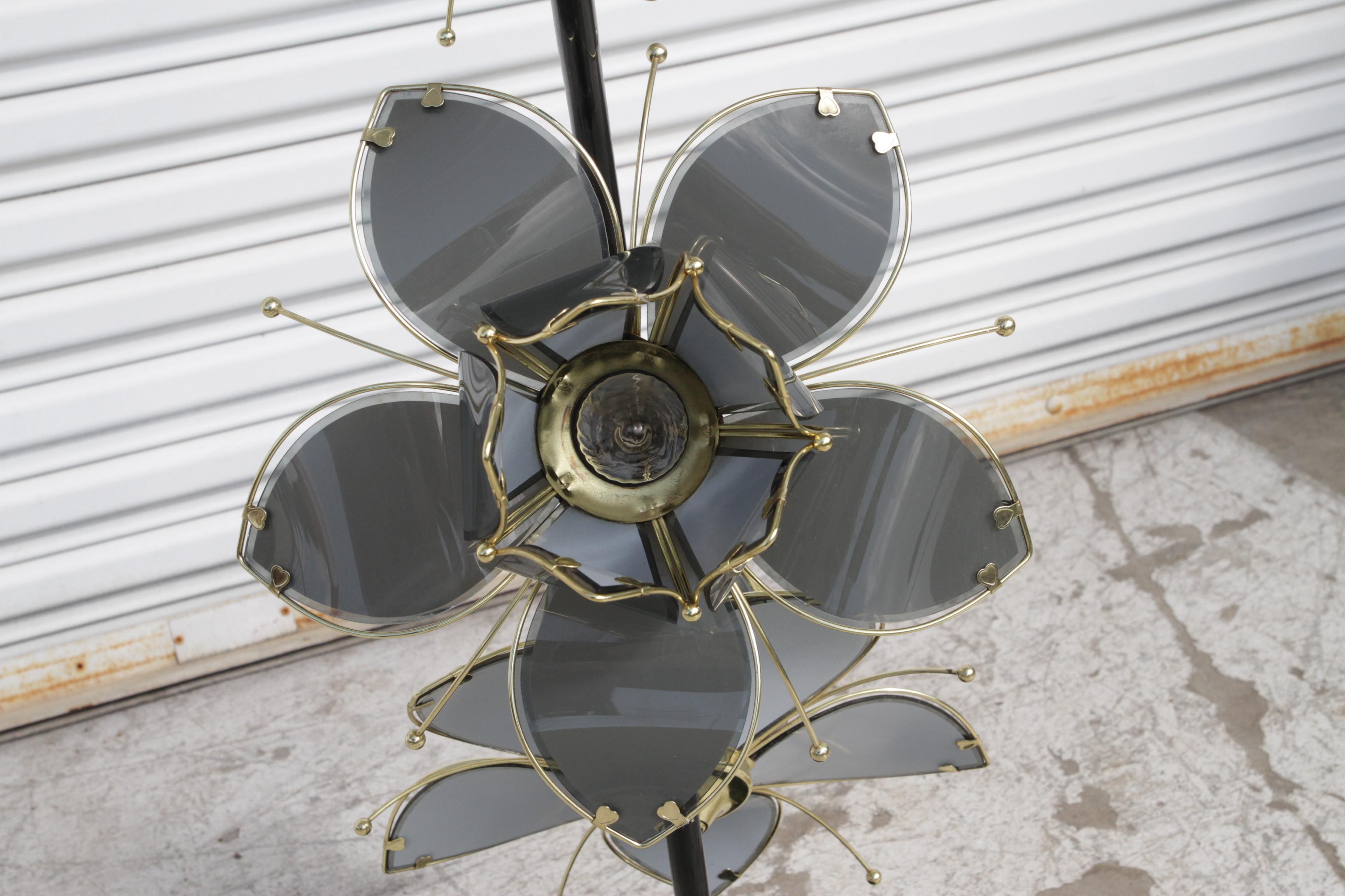 Tiffany lampadaire lotus vintage à 3 lumières Excellent état - En vente à Pasadena, TX