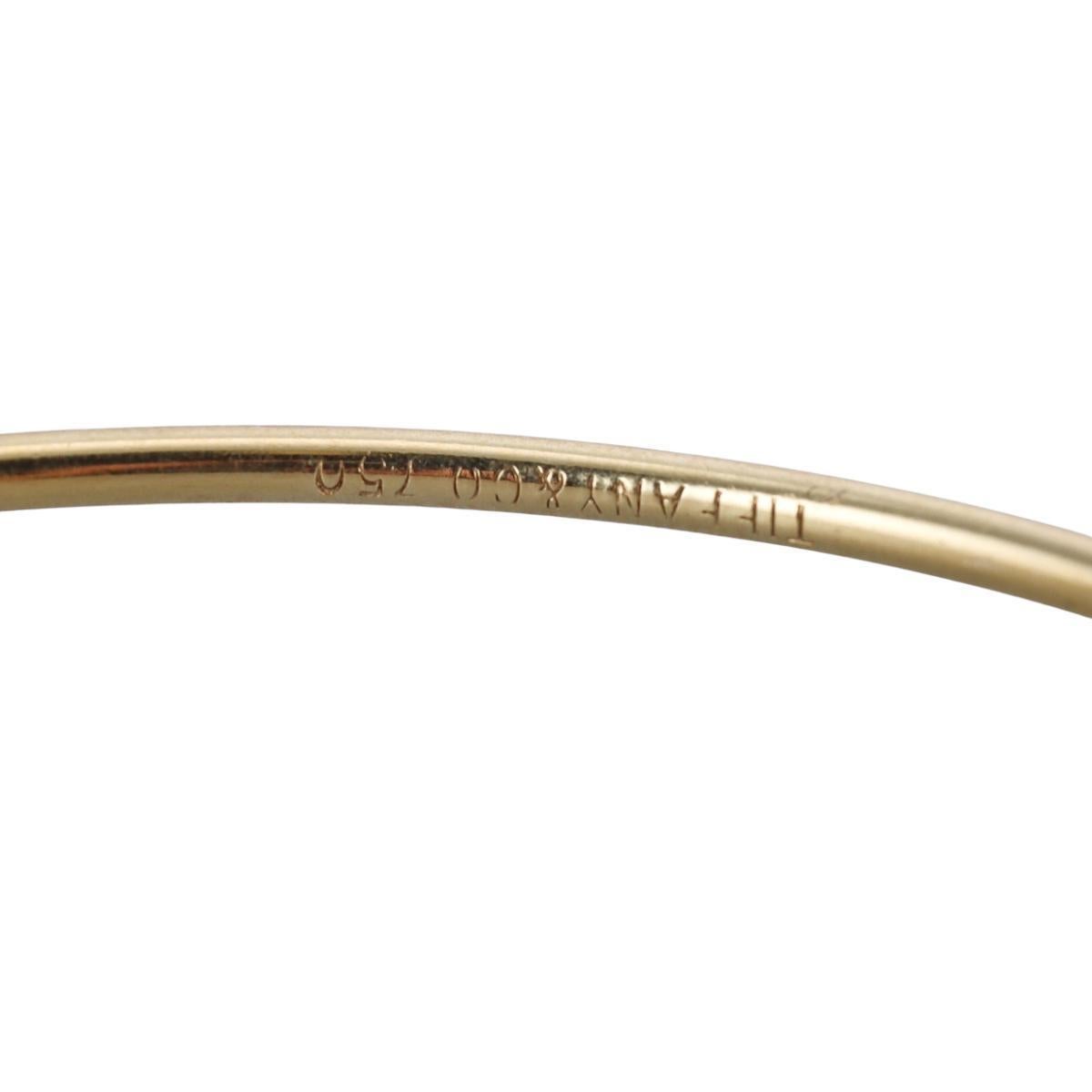Moderne Vintage Tiffany & Co 18K Yellow Golding & Co Hook and Eye Bangle Bracelet en vente