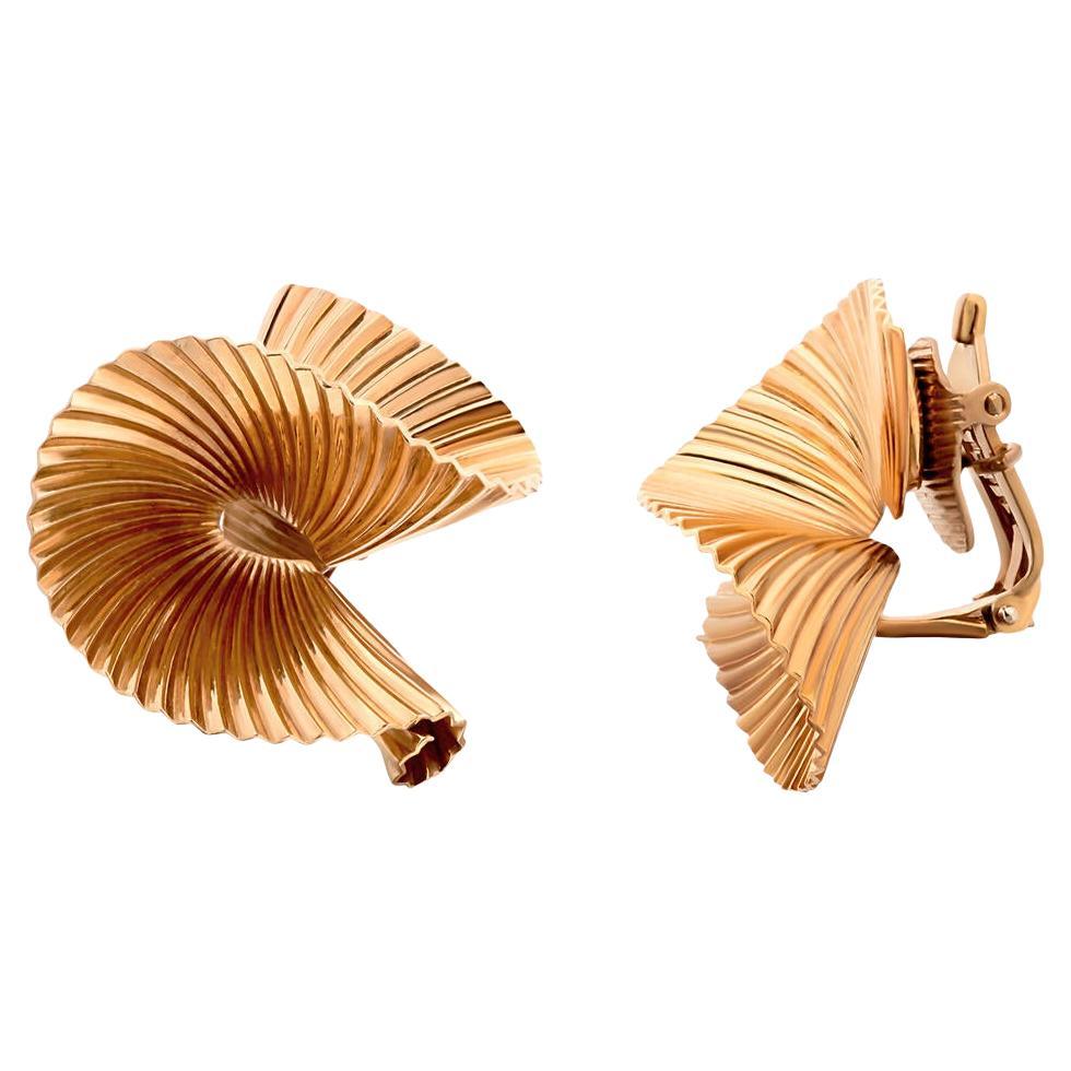 Vintage Tiffany and Co 18K Yellow Gold Textured Swirl Fan Earclips 20th Century For Sale 10