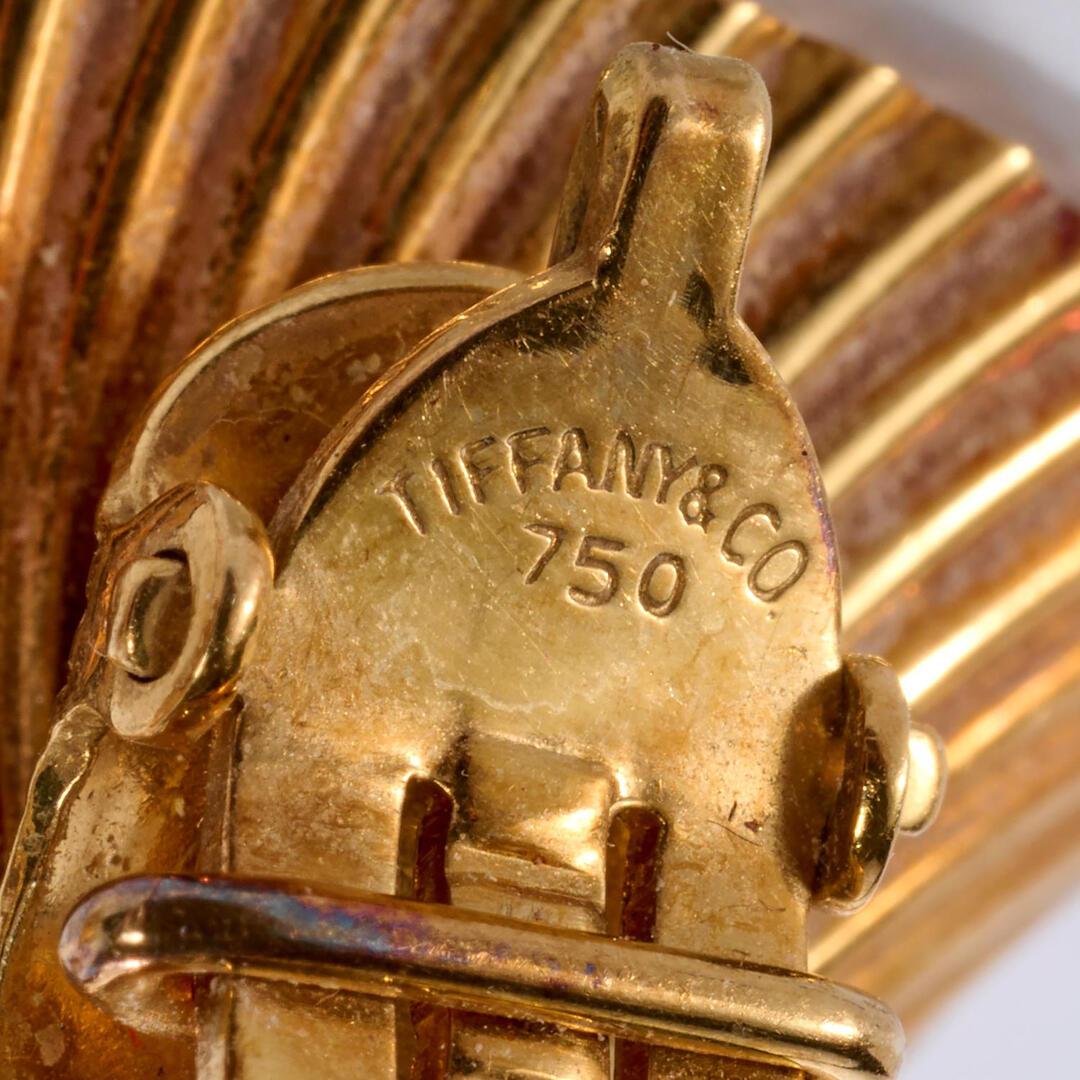 Vintage Tiffany and Co 18K Yellow Gold Textured Swirl Fan Earclips 20th Century For Sale 1