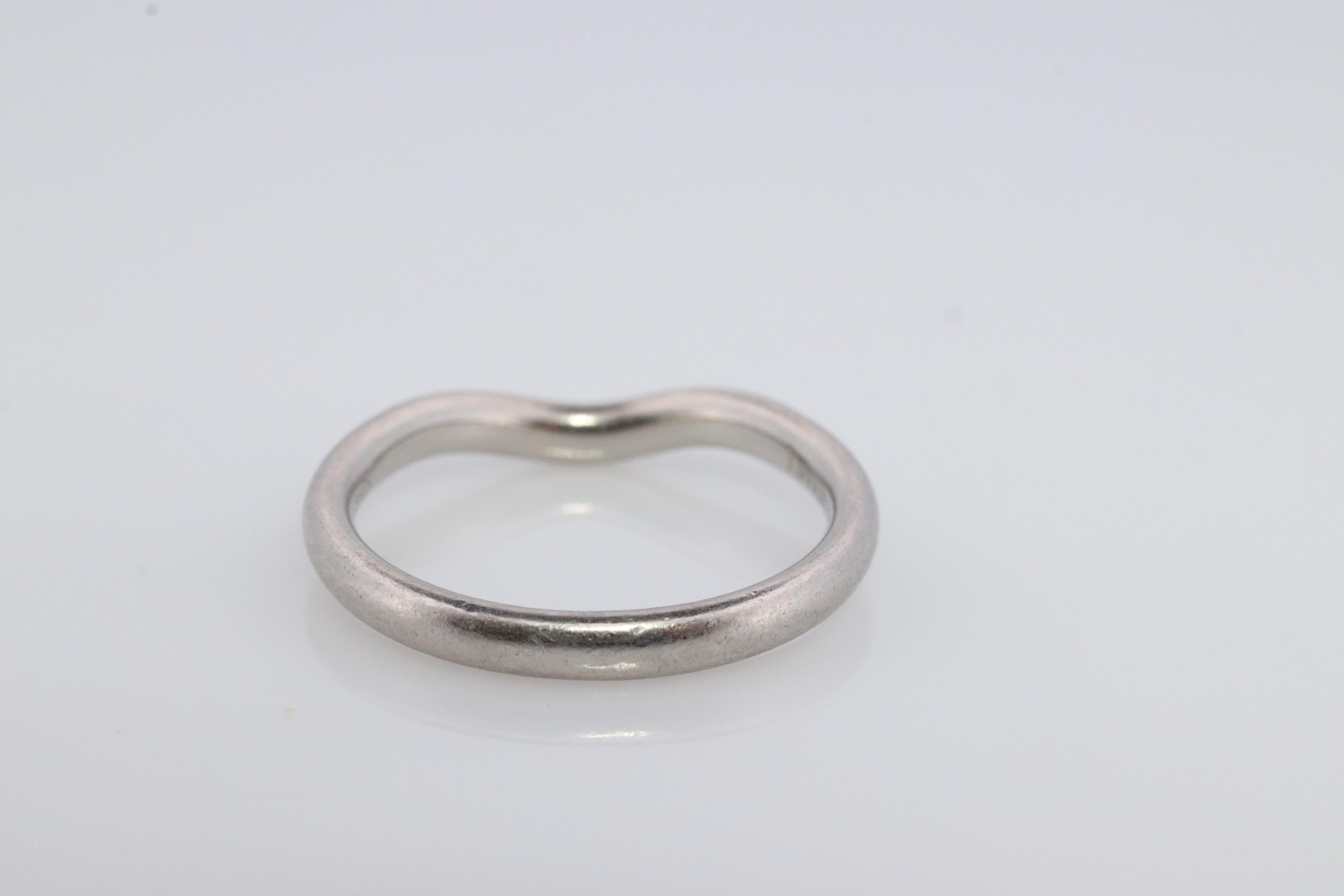 Vintage Tiffany and Co. Diamond Platinum Ring. Tiffany Curve PT950 band. In Good Condition For Sale In Port Charlotte, FL