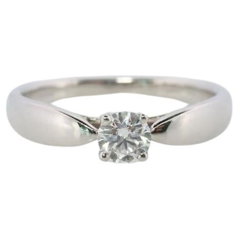 Vintage Tiffany and Co. Diamond Ring. Authentic 0.19ct Tiffany HARMONY Platinum