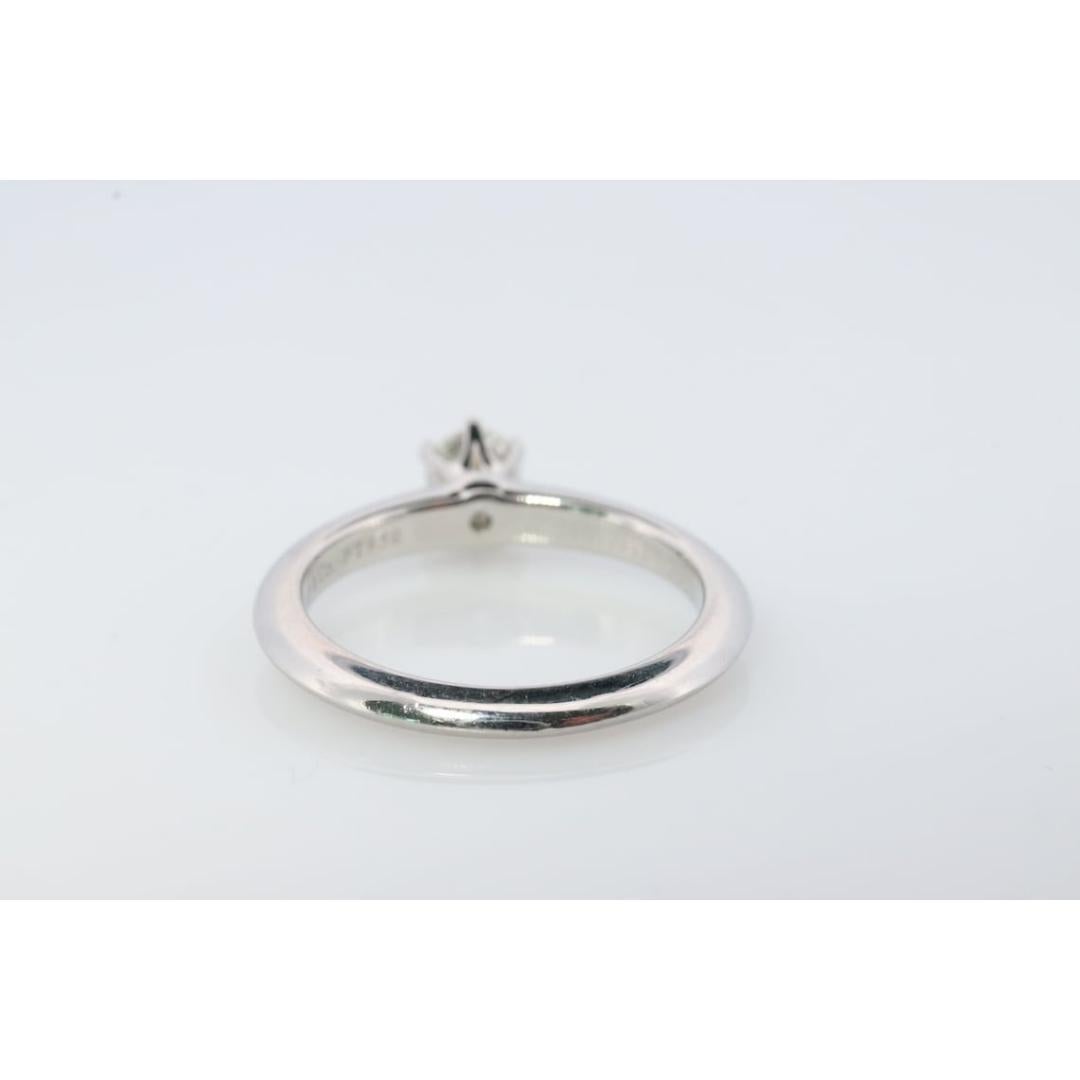Vintage Tiffany and Co. Bague en diamant. Authentique diamant Tiffany platine 0,30 carat en vente 2