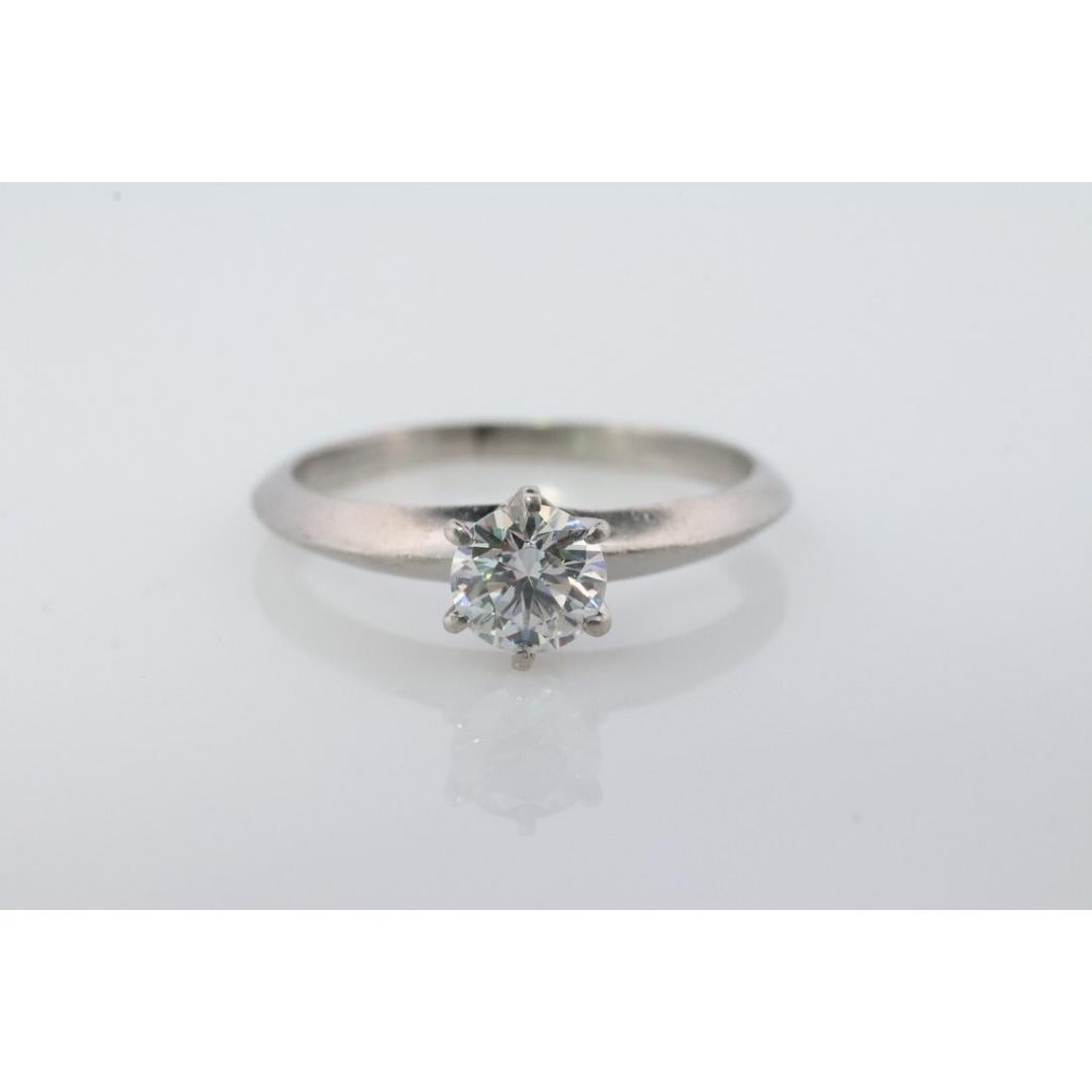 Vintage Tiffany and Co. Bague en diamant. Authentique diamant Tiffany platine 0,36 carat Bon état - En vente à Port Charlotte, FL