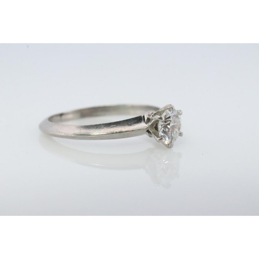 Vintage Tiffany and Co. Bague en diamant. Authentique diamant Tiffany platine 0,36 carat en vente 2