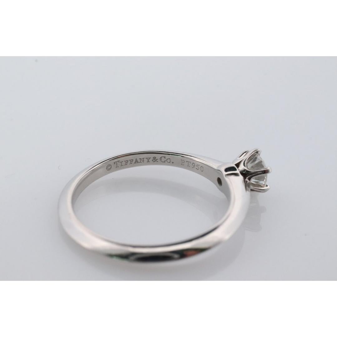 Women's Vintage Tiffany and Co. Diamond Ring. Authentic Tiffany Platinum Diamond For Sale