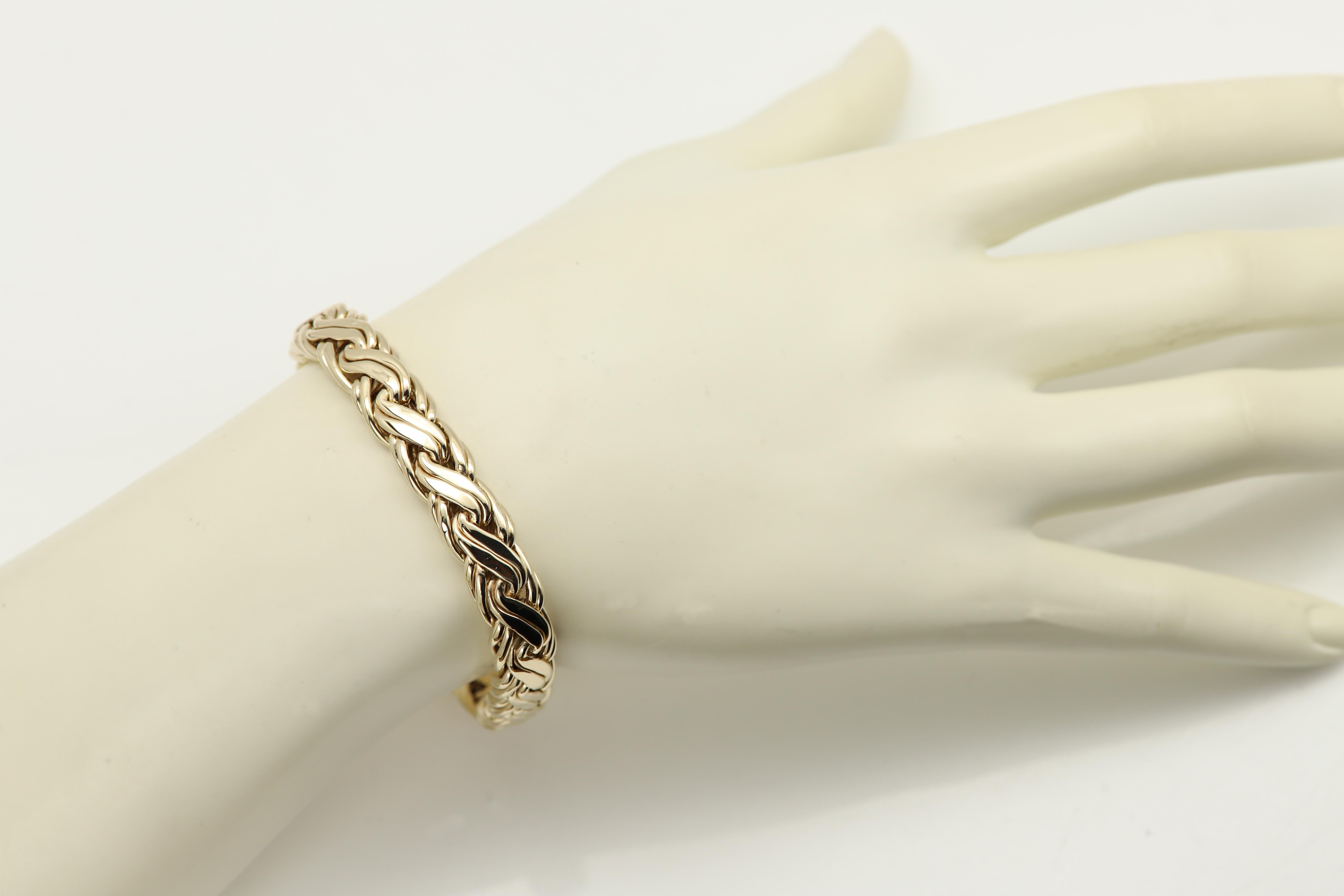 Tiffany and Co. Bracelet vintage tissé en or jaune 14 carats Pour femmes en vente