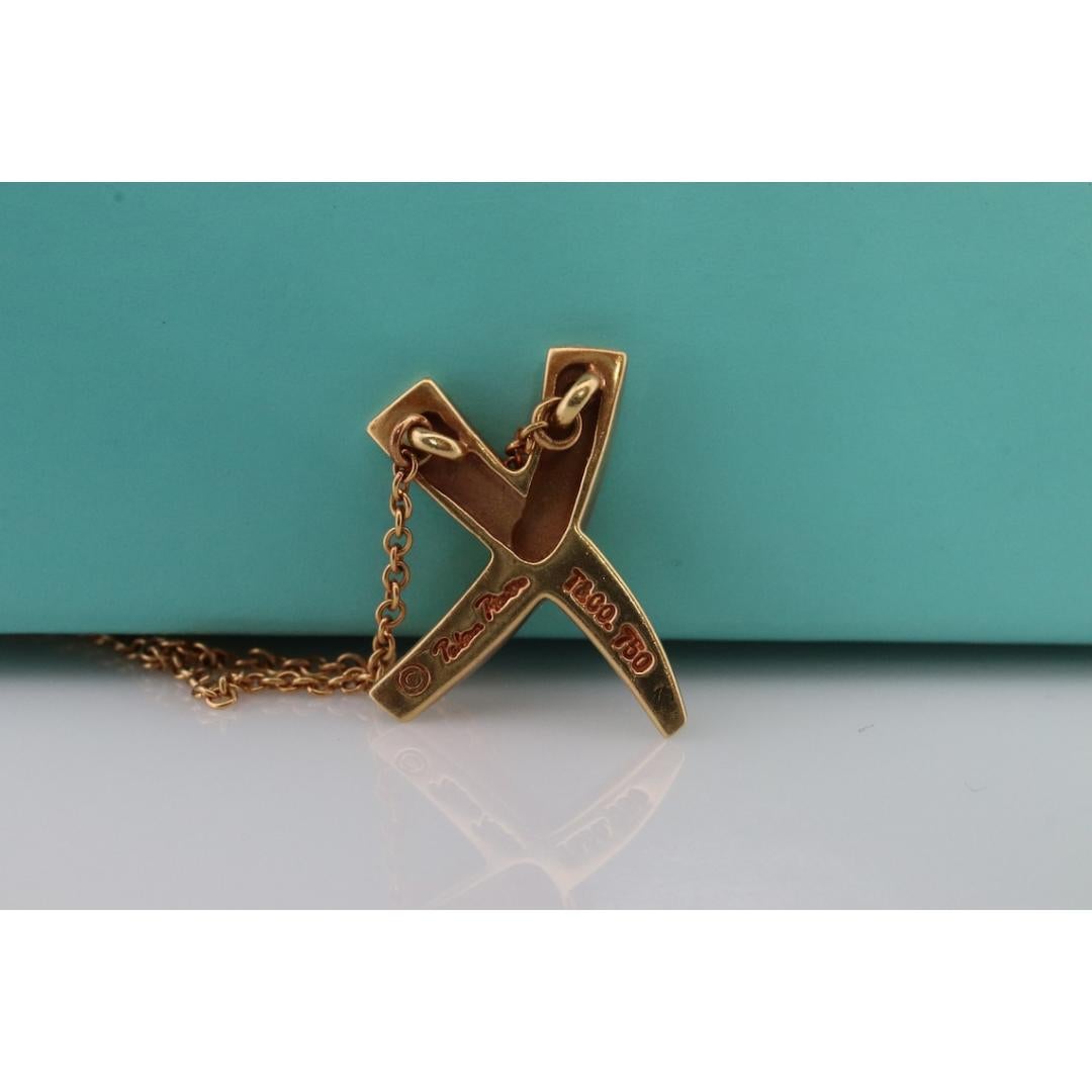 Tiffany & Co. d'epoca. Collana. Ciondolo e collana T&T X Crossover in oro 18k in vendita 1