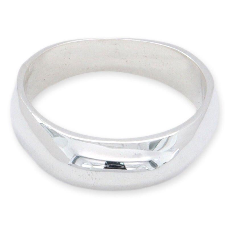 Vintage Tiffany & Co. ring finely crafted in sterling silver with a dome design in the front. Ring is 5 mm wide and was made in 1999. Fully hallmarked with logo and metal content.

Ring Specifications
Brand: Tiffany & Co.
Style: Dome
Hallmarks: