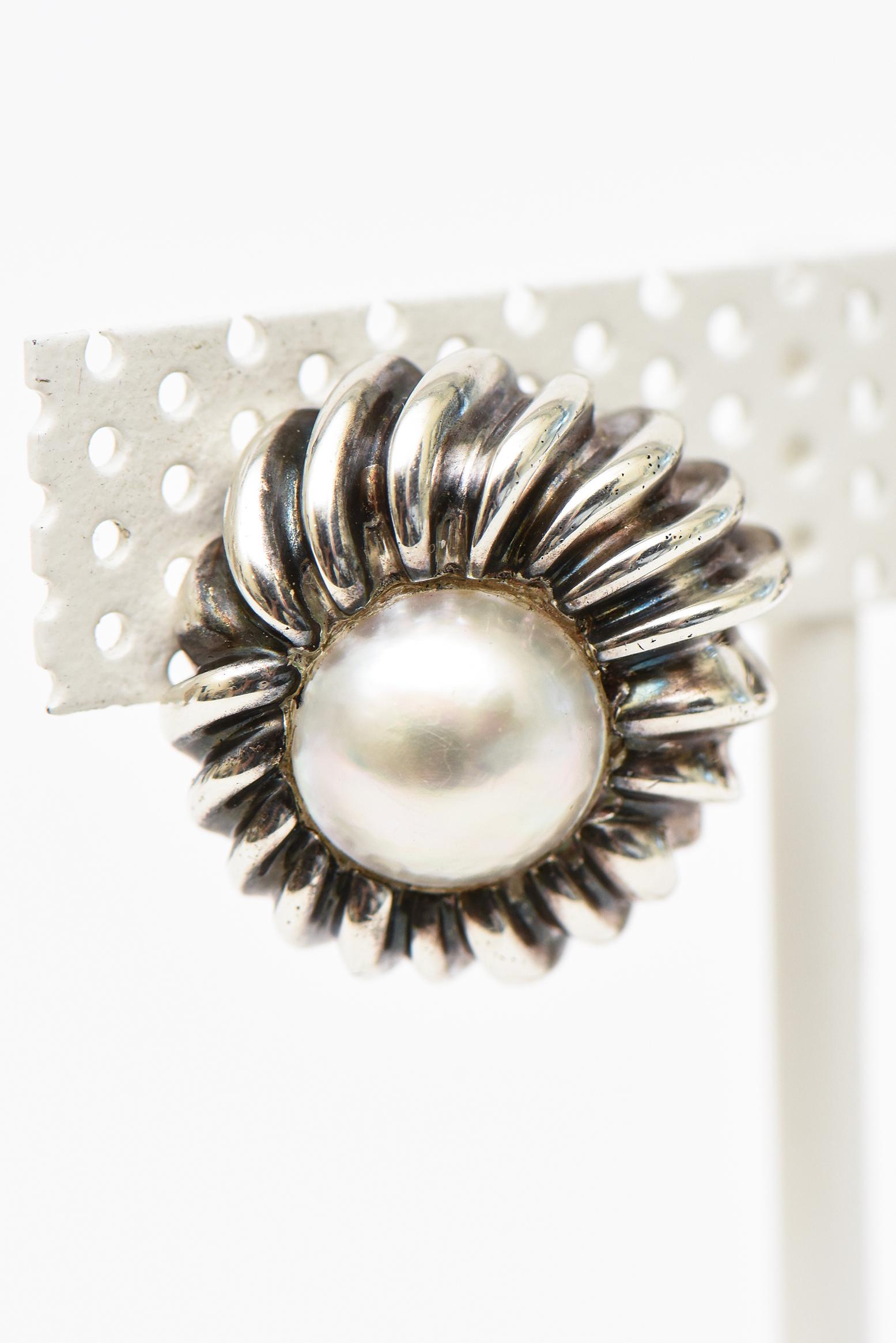 Vintage Tiffany und Co. Ohrringe aus Sterlingsilber und Mabe-Perlen mit Hebelverschluss Damen im Angebot