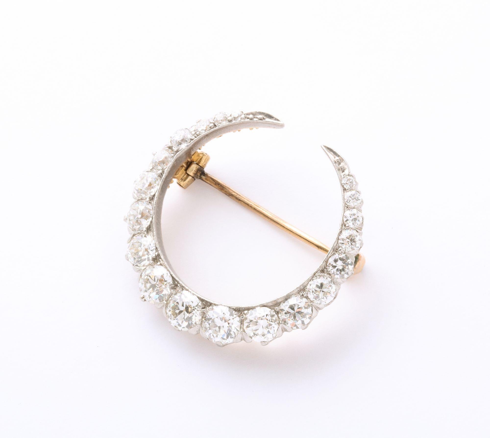 Tiffany and Company Broche croissant de lune vintage en platine et diamants 4