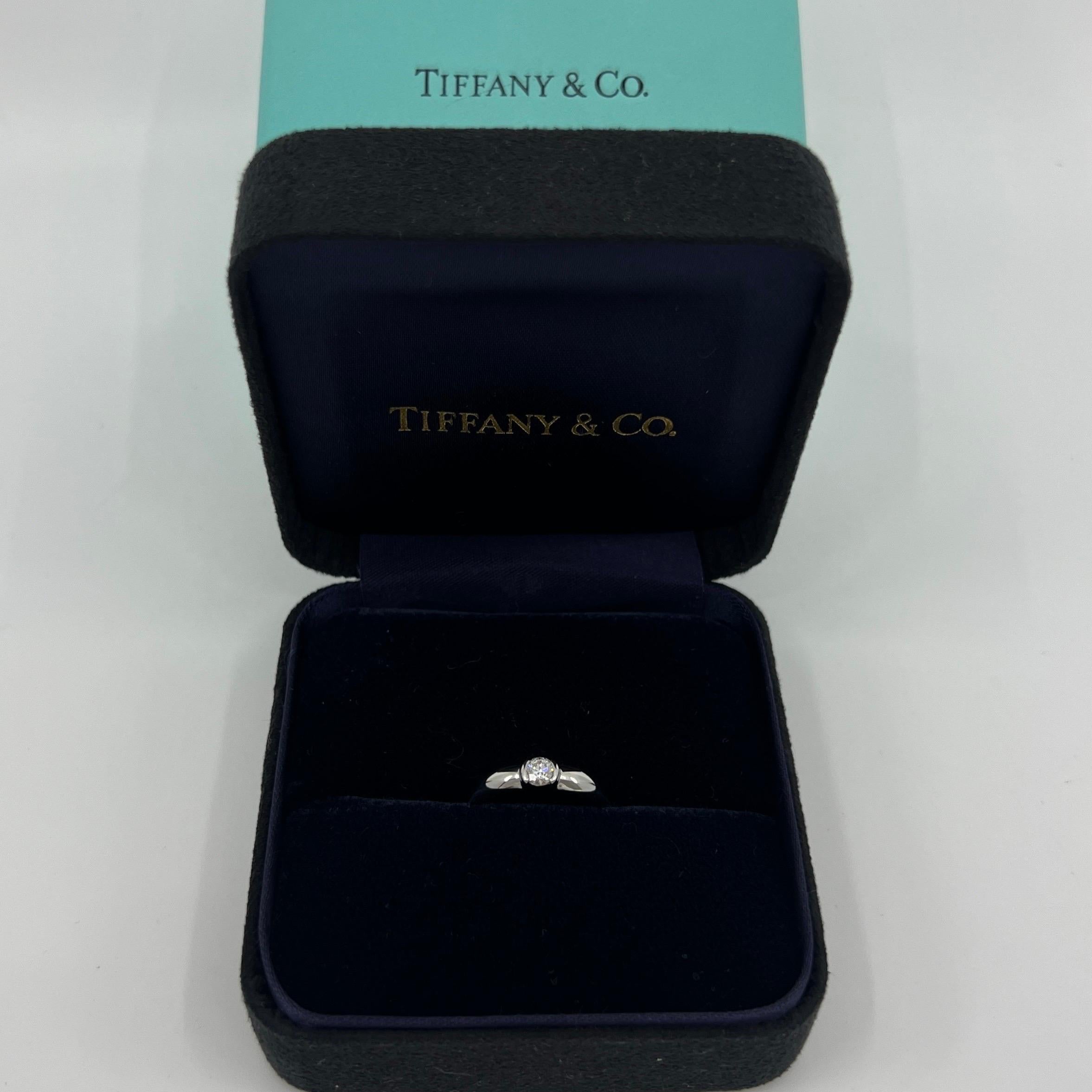 Anello solitario in platino Tiffany & Co. 0,24 carati taglio rotondo con diamante 950 In condizioni ottime in vendita a Birmingham, GB
