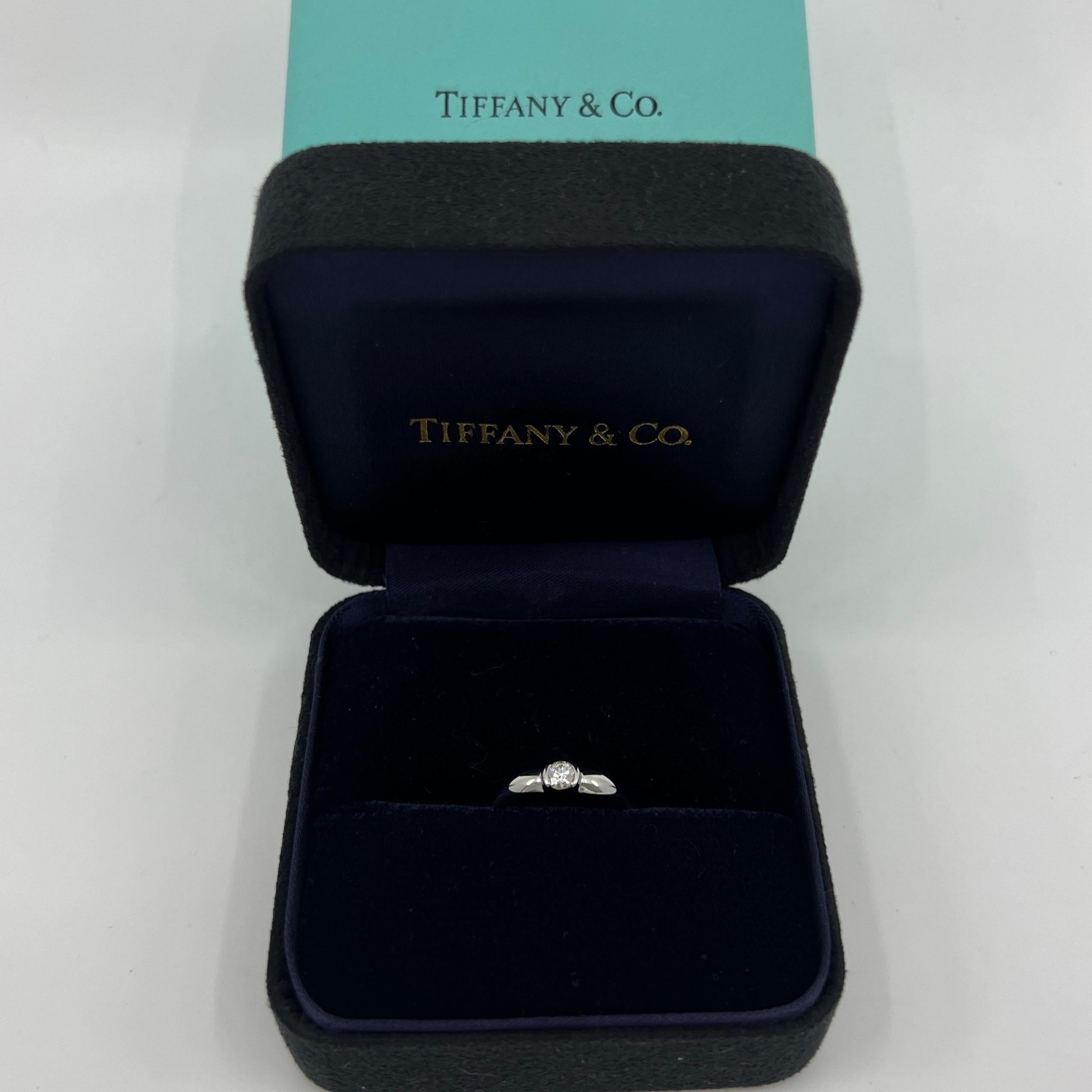 Anello solitario in platino Tiffany & Co. 0,24 carati taglio rotondo con diamante 950 in vendita 3