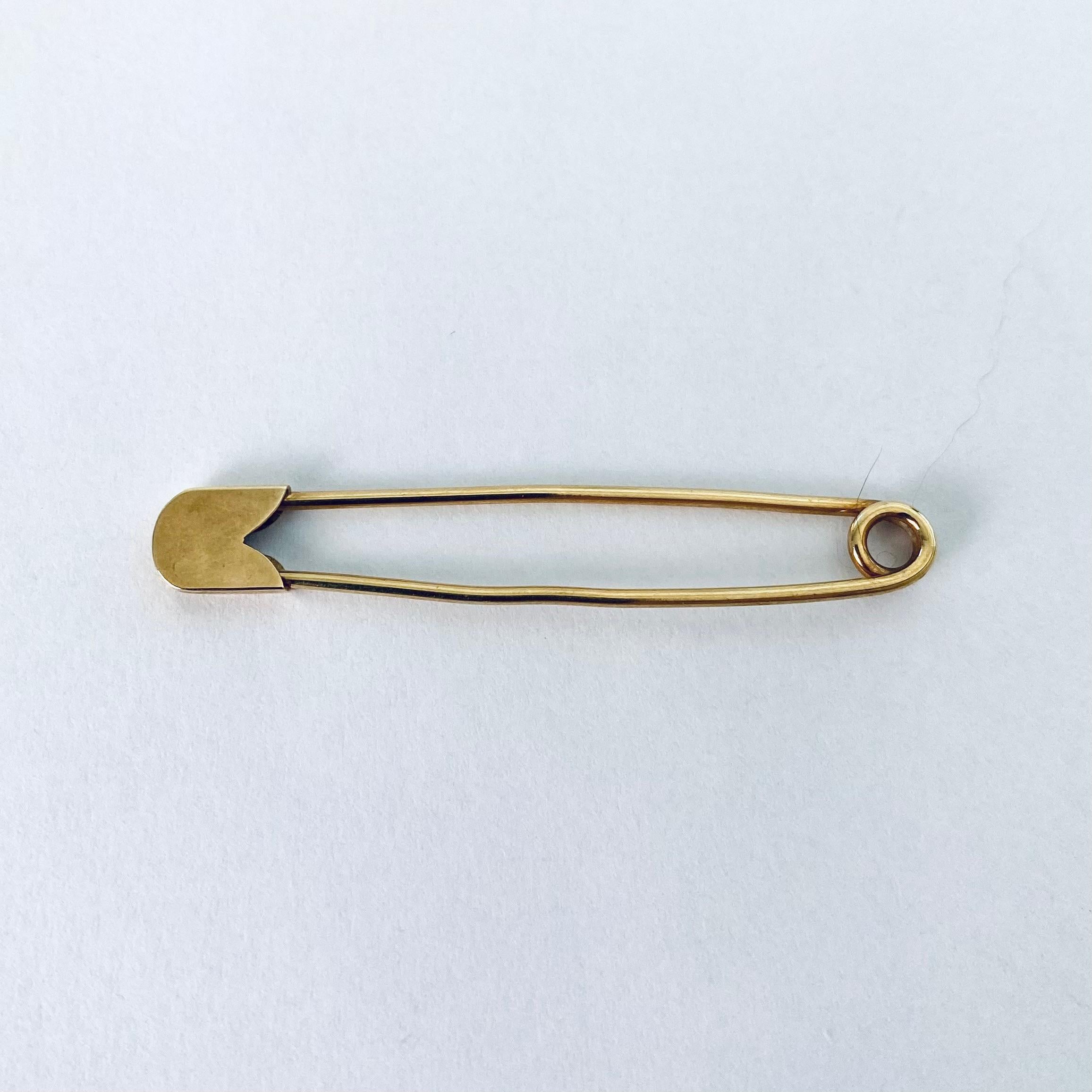 Vintage Tiffany Co. 14 Karat Yellow Gold 2.12 Inch Long Safety Pin For Sale 2