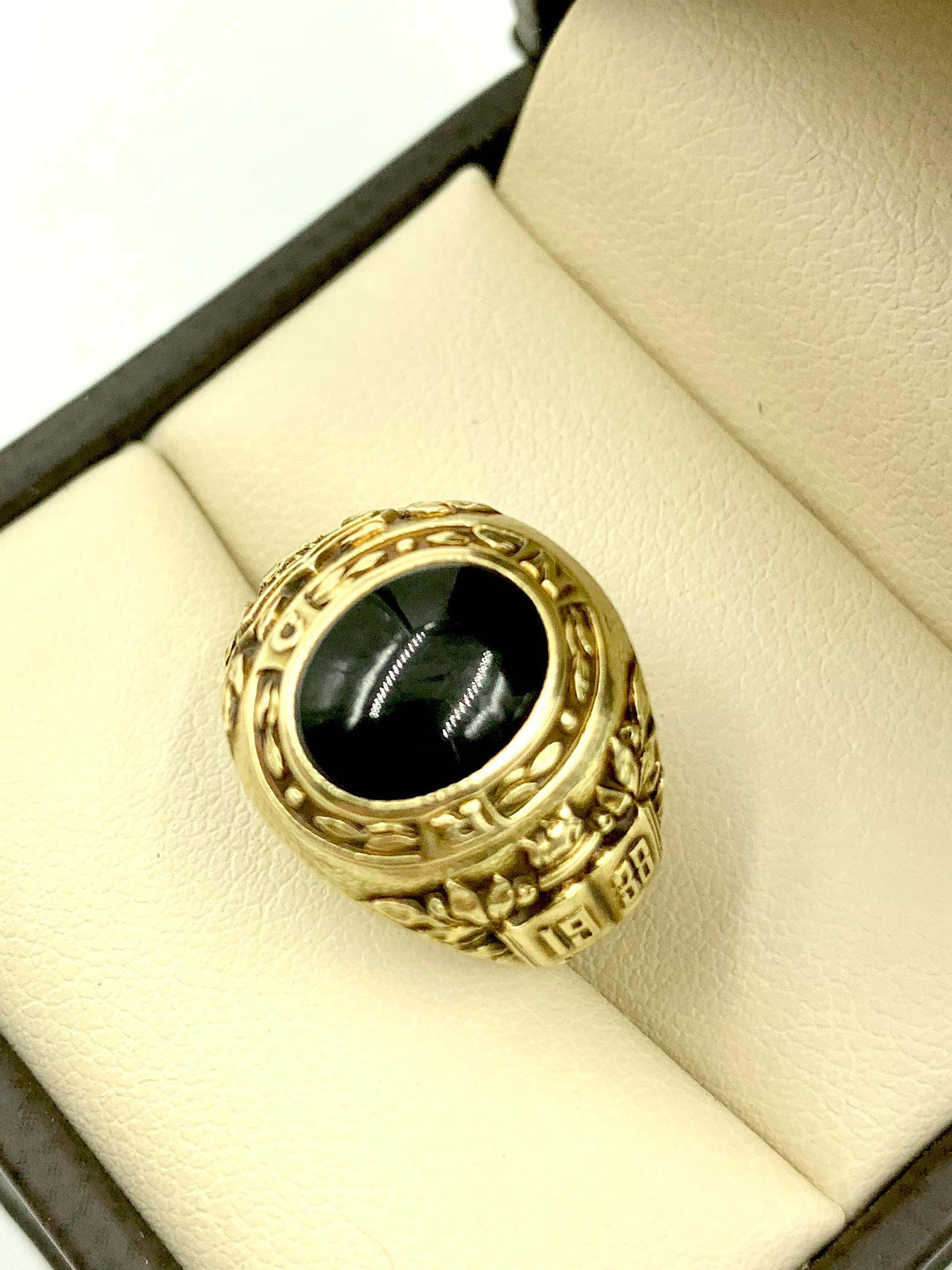 Vintage Tiffany & Co. 14 Karat Yellow Gold and Onyx Signet Ring, 1938 In Good Condition In New York, NY