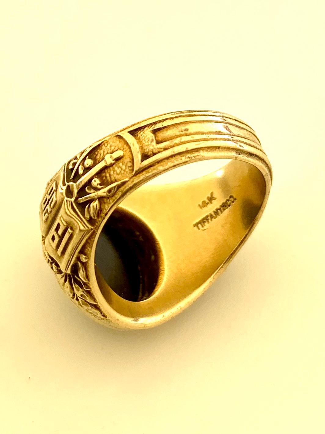 Cabochon Vintage Tiffany & Co. 14 Karat Yellow Gold and Onyx Signet Ring, 1938