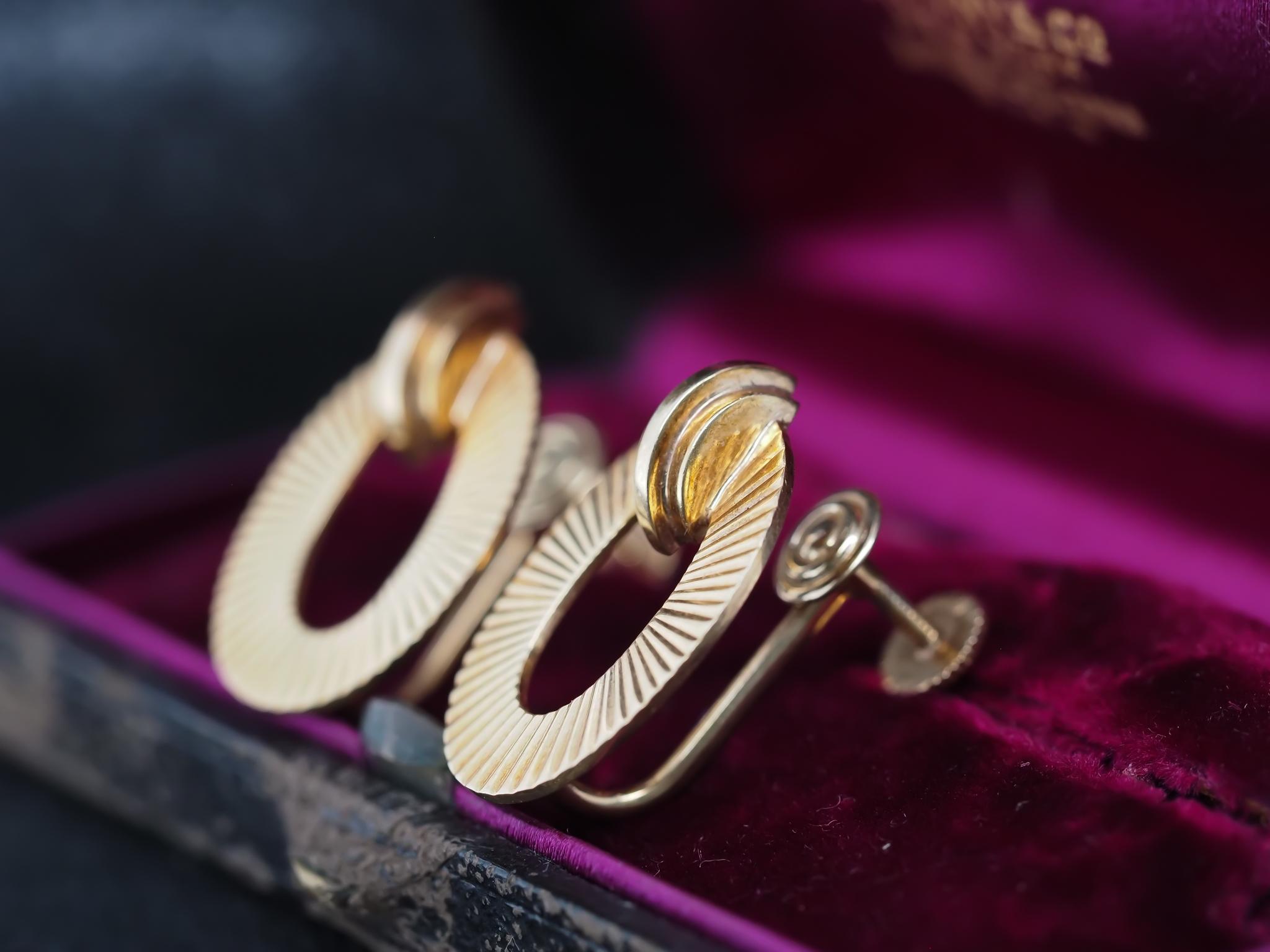 Vintage Tiffany & Co 14K Yellow Gold Earrings For Sale 1