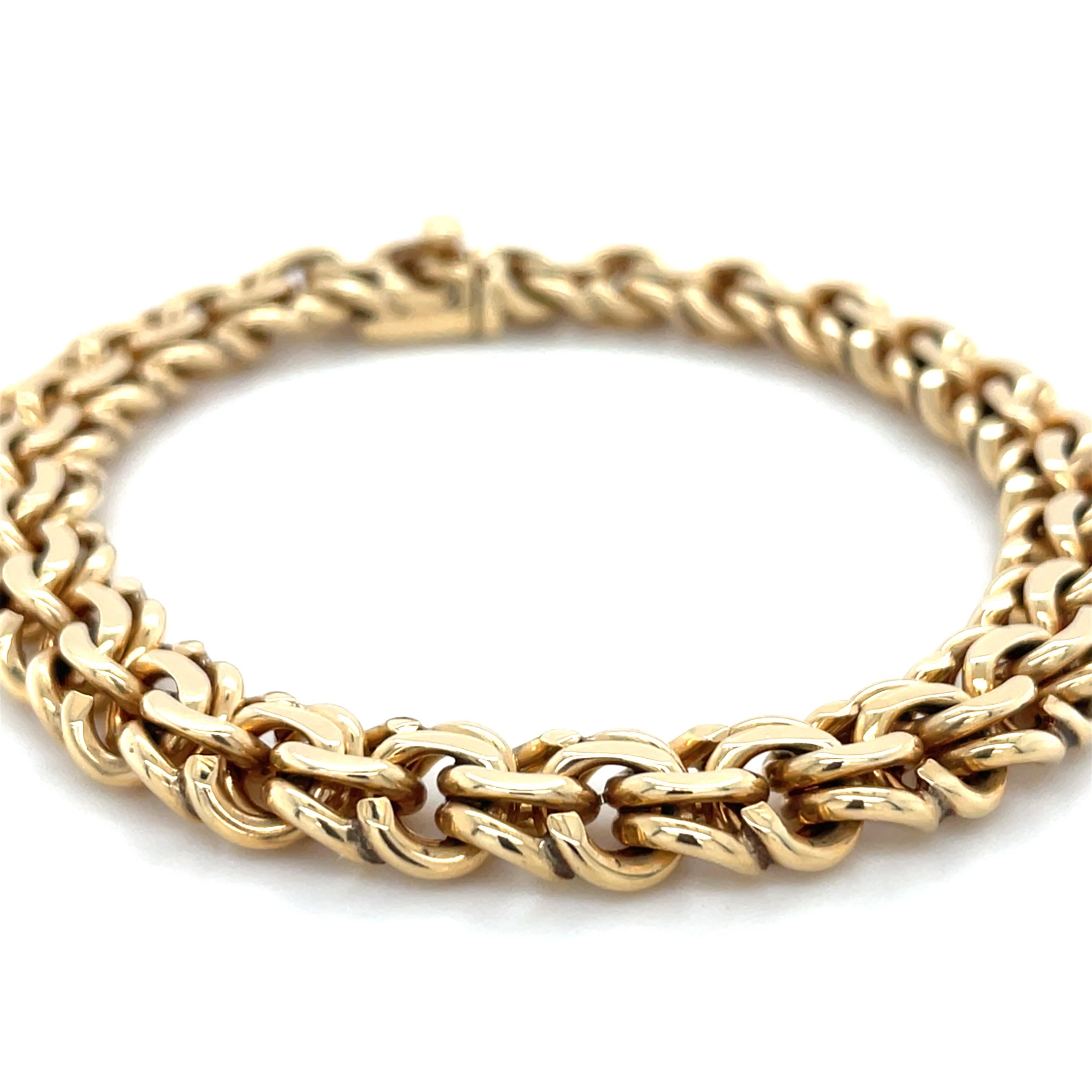 Dies ist ein klassisches Tiffany & Co. Gliederarmband, das sich perfekt zum Aufhängen von Charms oder zum alleinigen Tragen eignet.

Metall: 14 Karat Gelbgold
Stempel: TIFFANY&CO. 14K 
Abmessungen: 8 Zoll lang, 10,00 mm breit
Bruttogewicht: 44,20