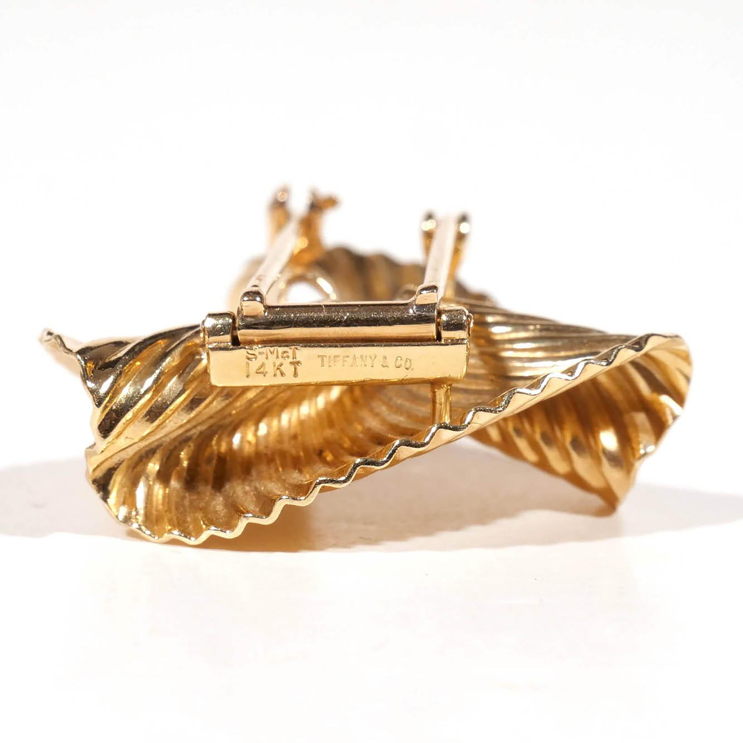 Vintage Tiffany & Co. 14K Yellow Gold Ribbon Brooch 1.5 Inches Diameter For Sale 2