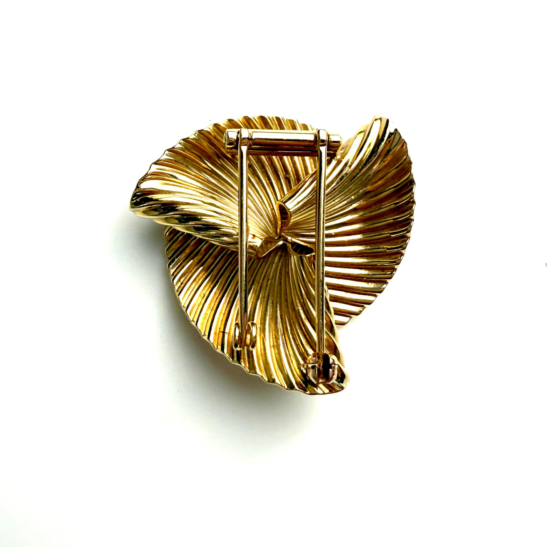Vintage Tiffany & Co. 14K Yellow Gold Ribbon Brooch 1.5 Inches Diameter For Sale 6