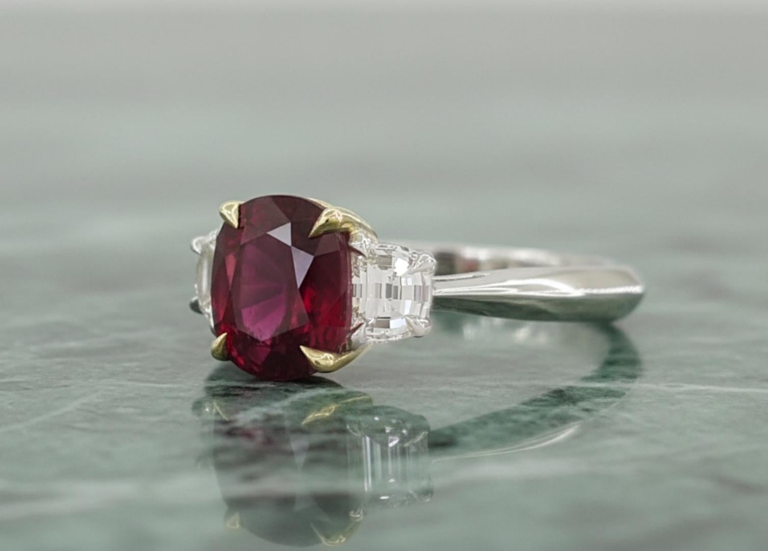 Vintage Tiffany & Co. 1,8 carati di rubino rosso e diamanti in platino e oro giallo 18 carati In condizioni ottime in vendita a Chicago, IL