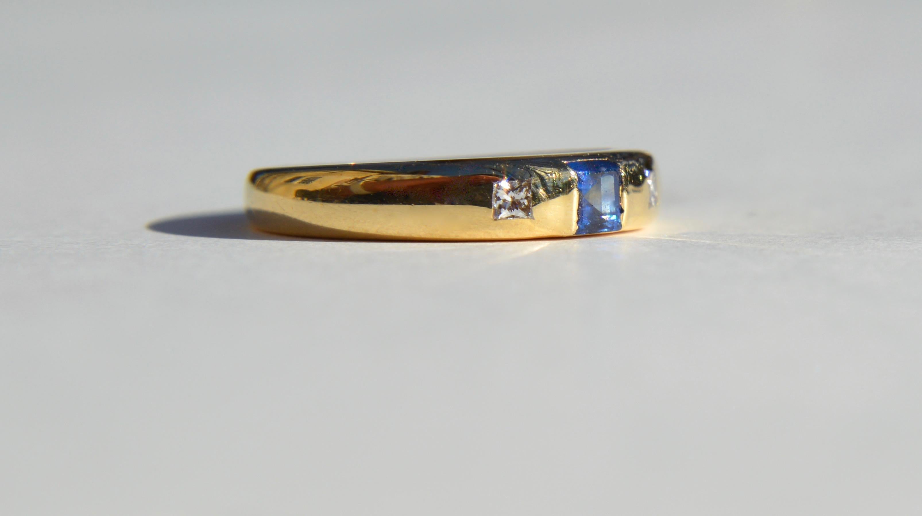 Vintage Tiffany & Co .18 Carat Sapphire Diamond 18 Karat Gold Trinity Band In Good Condition For Sale In Crownsville, MD