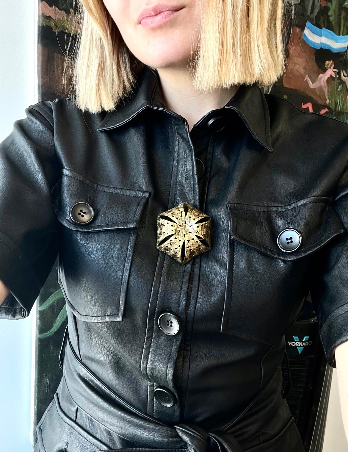Statement gold pieces are a very popular trend nowadays. Add some chic to your outfit with this Vintage Tiffany and Co 18k Gold Brooch. In the 60's fashionistas rocked the streets of 5th Avenue and Rodeo Drive wearing these substantial, confident