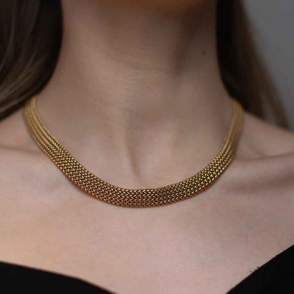 Vintage Tiffany & Co 18 Karat Yellow Gold Collar Mesh Necklace In Good Condition In London, GB