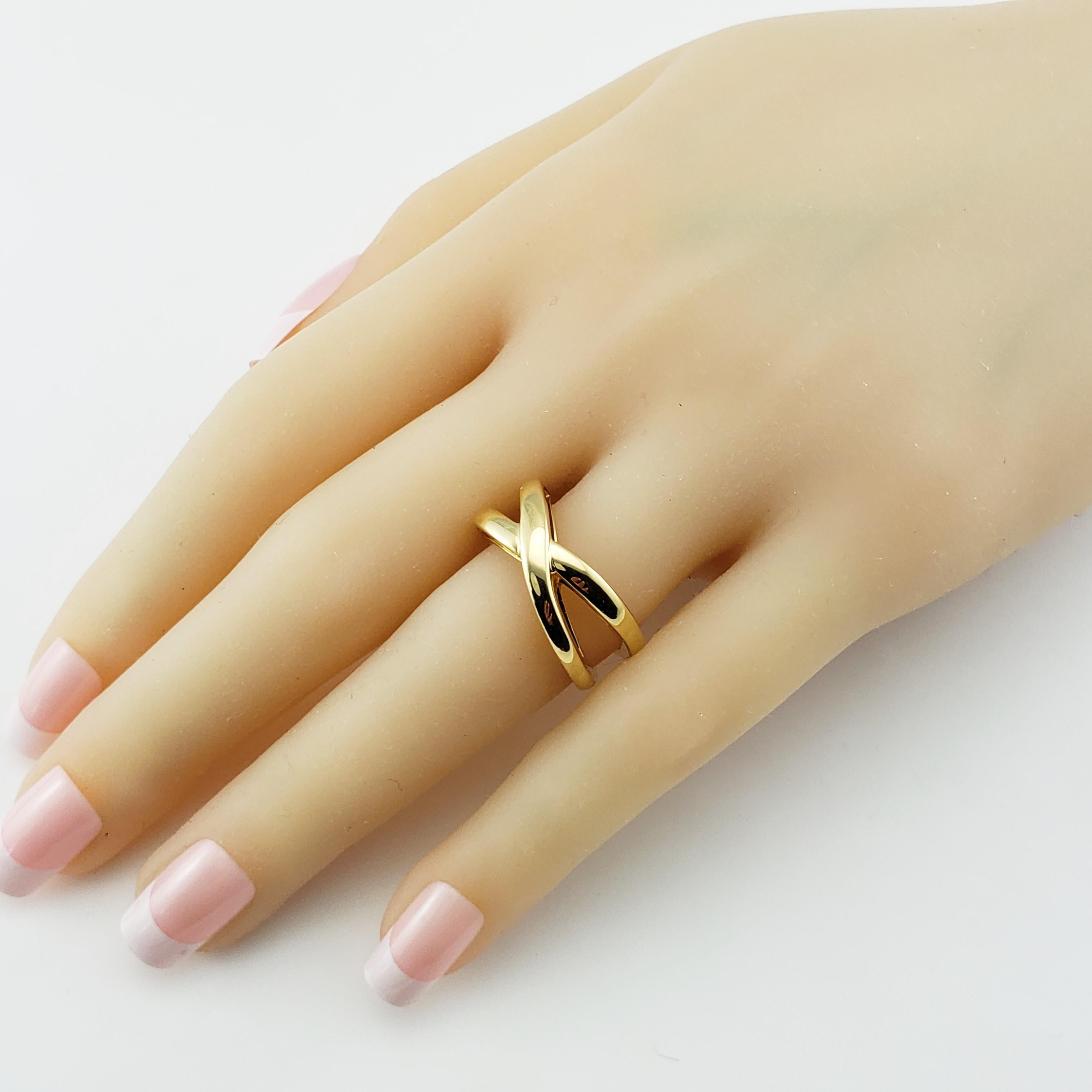 18 Karat Yellow Gold Crisscross Ring 